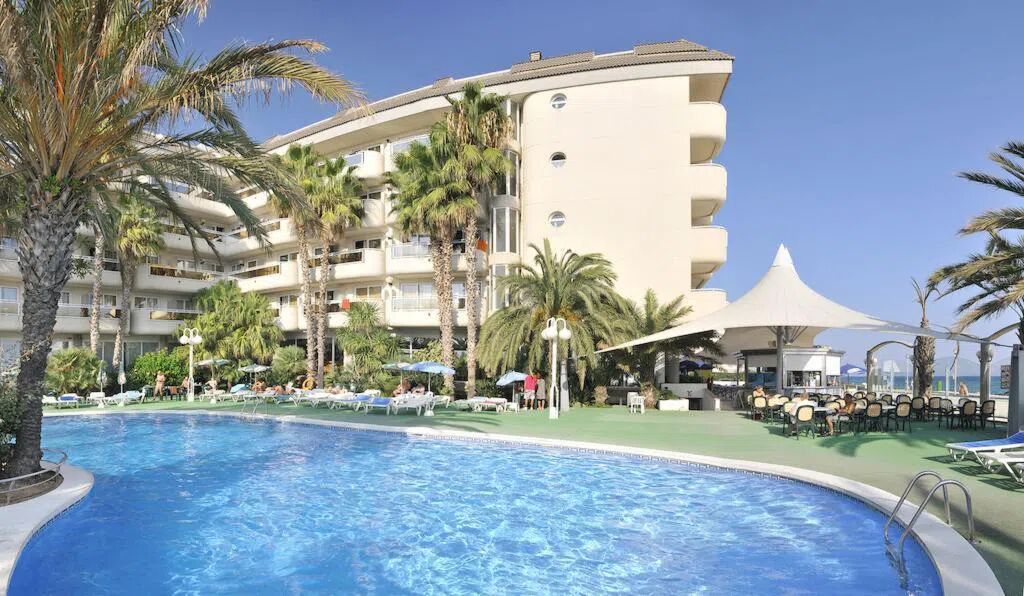 caprici-beach-hotel-spa