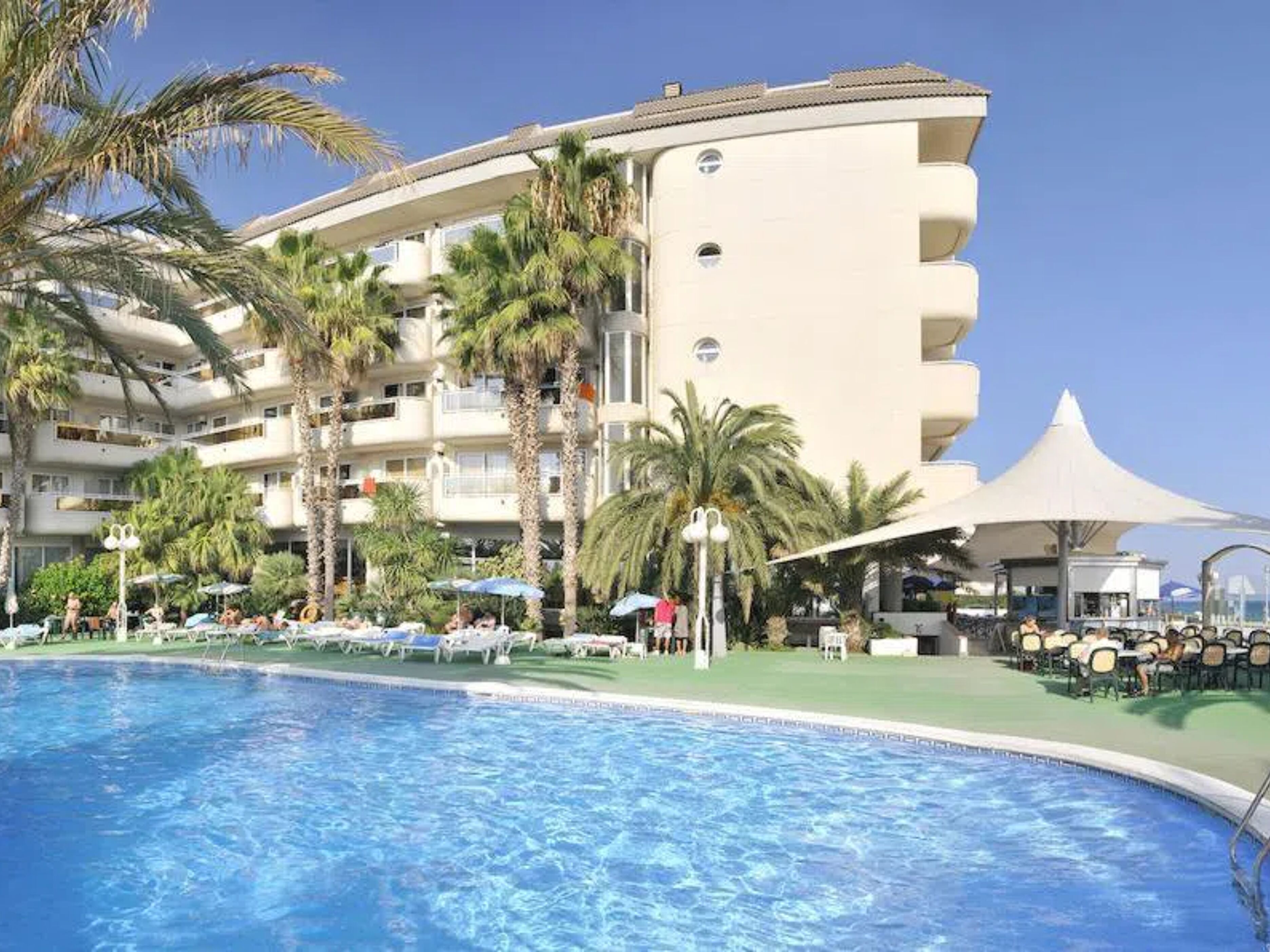Caprici Beach Hotel & Spa