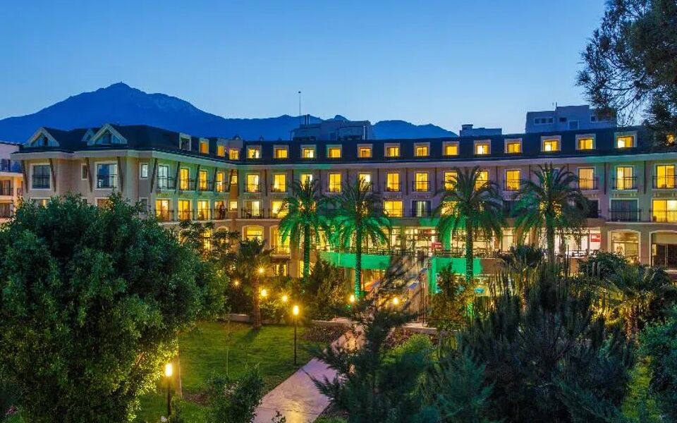 Lucida Beach Hotel