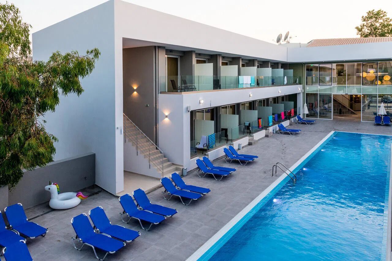 white-olive-premium-hotel