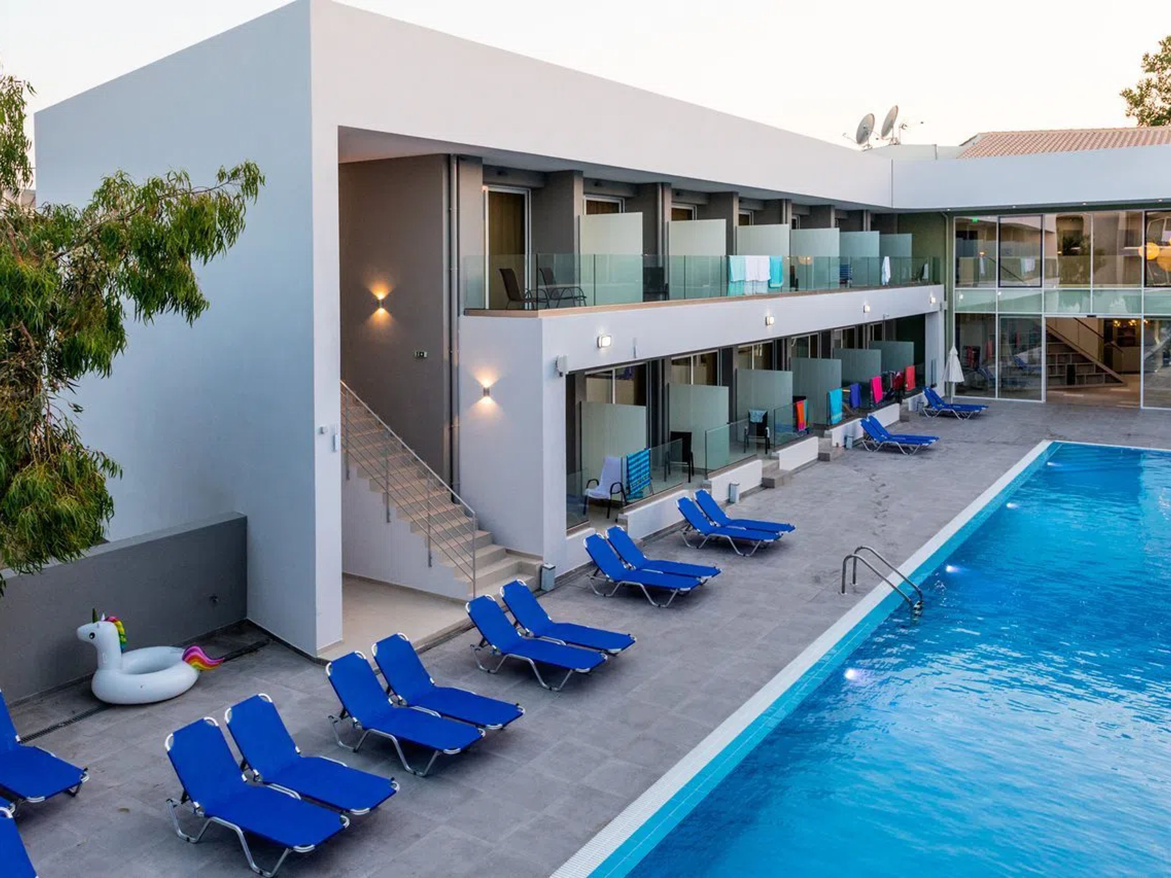White Olive Premium Hotel