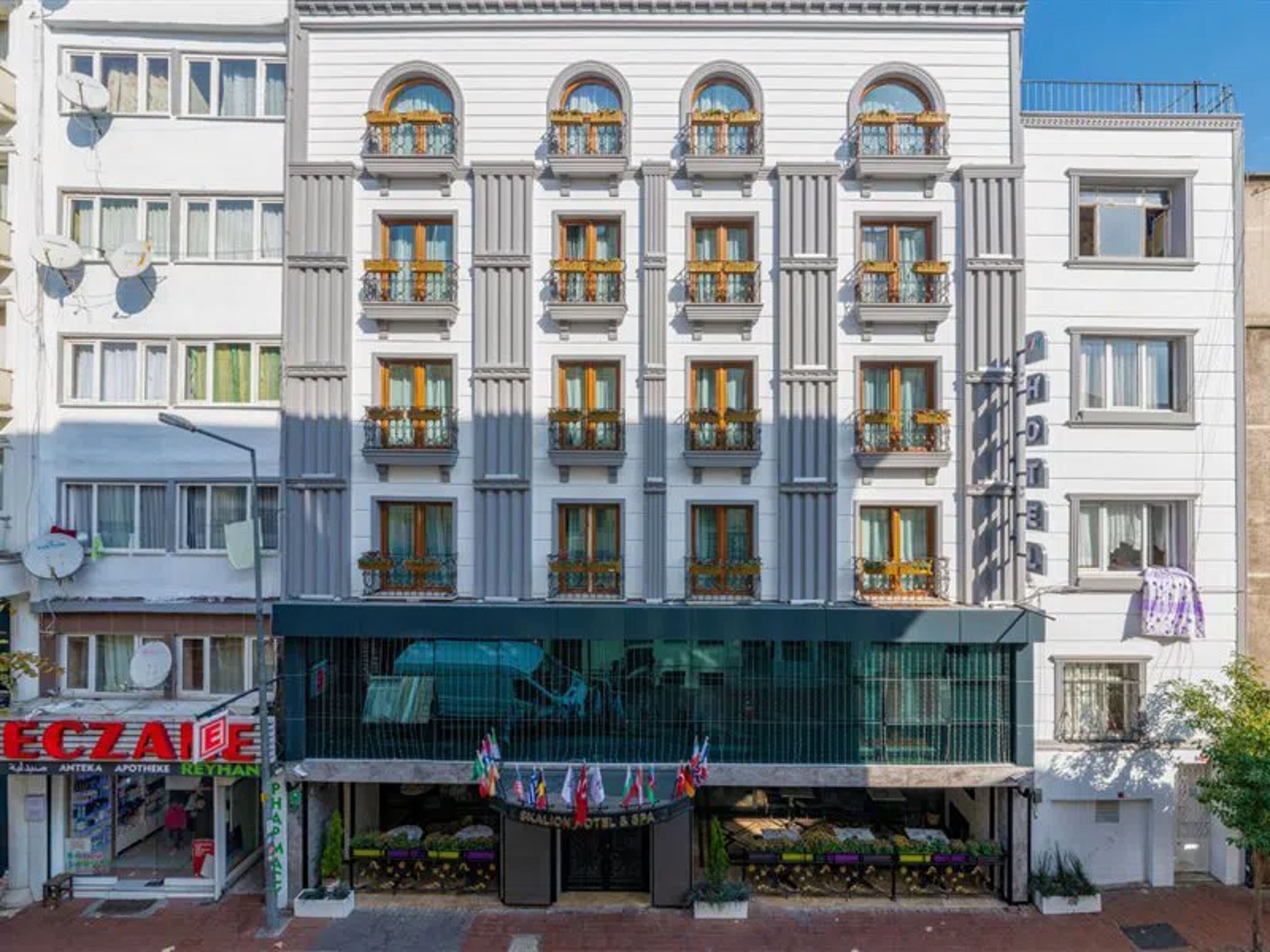 Skalion Hotel