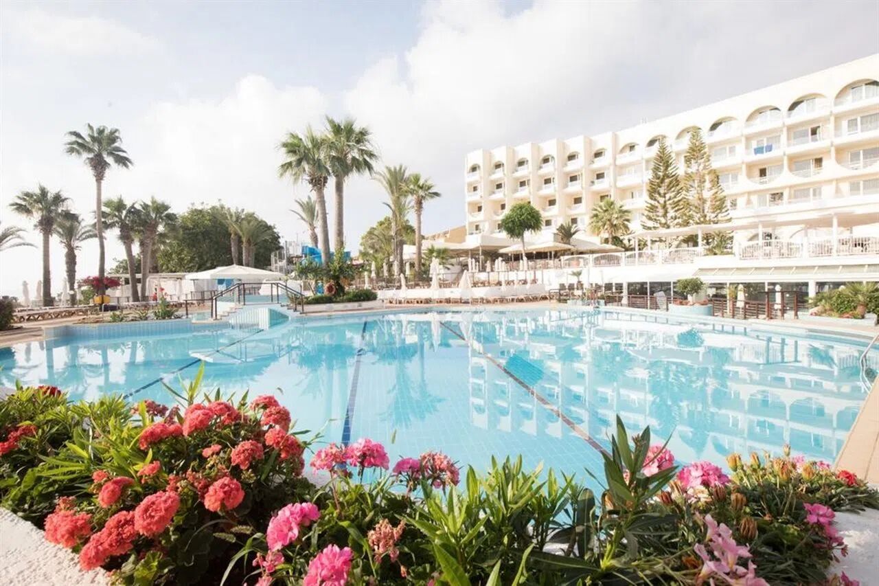 golden-coast-beach-hotel