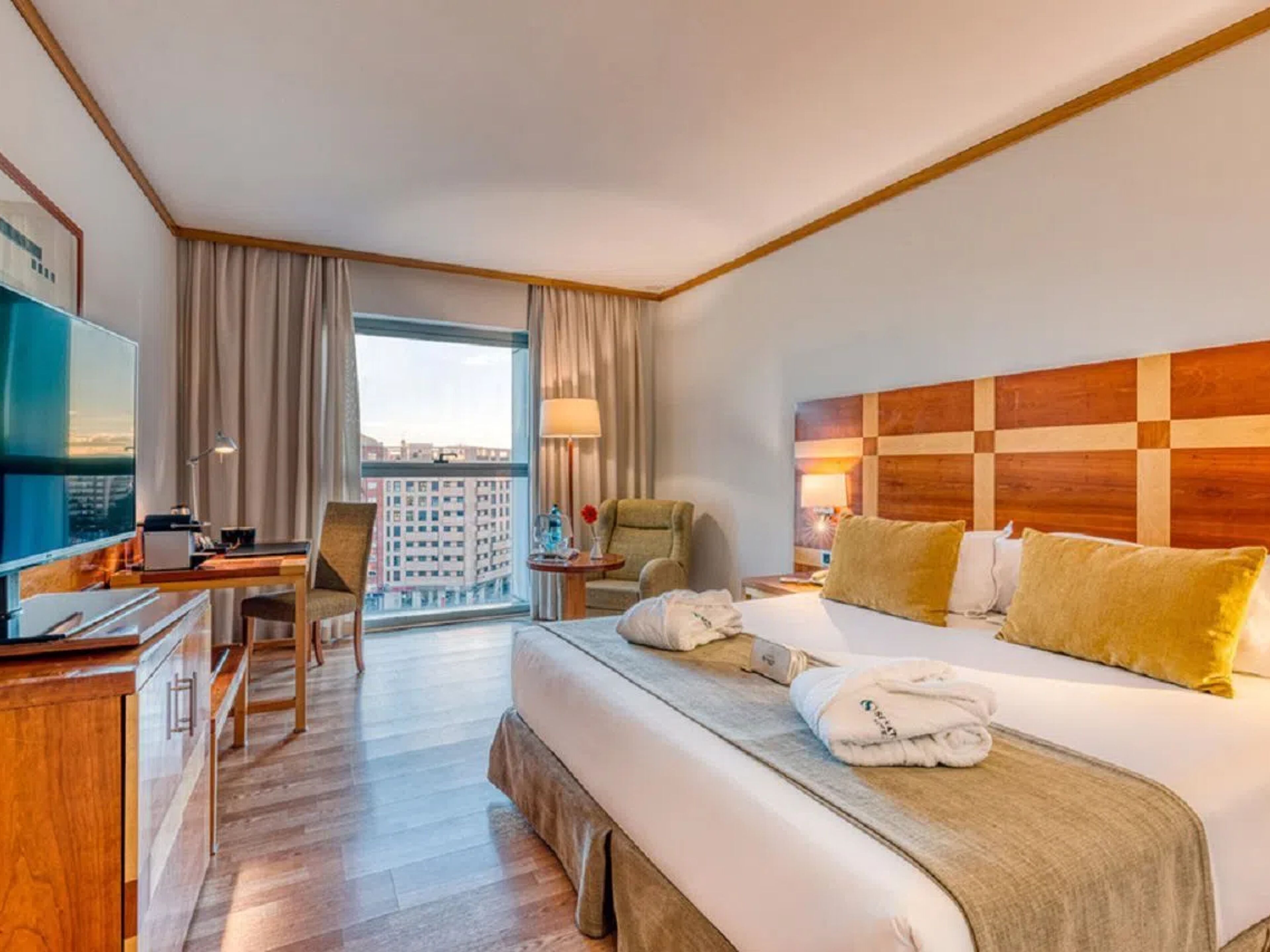 Senator Parque Central Hotel