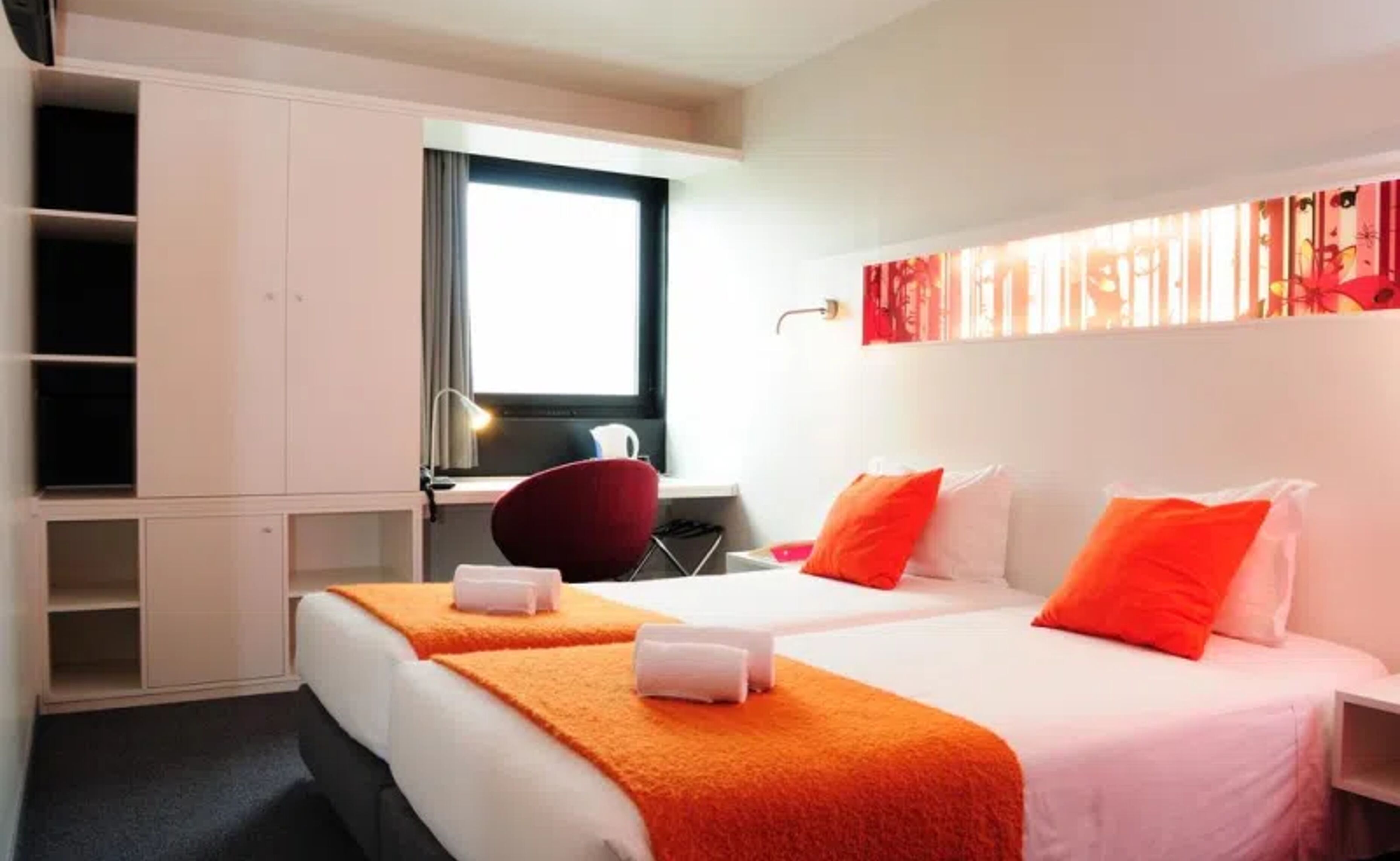 Star Inn Porto - Low Cost Design Hotel