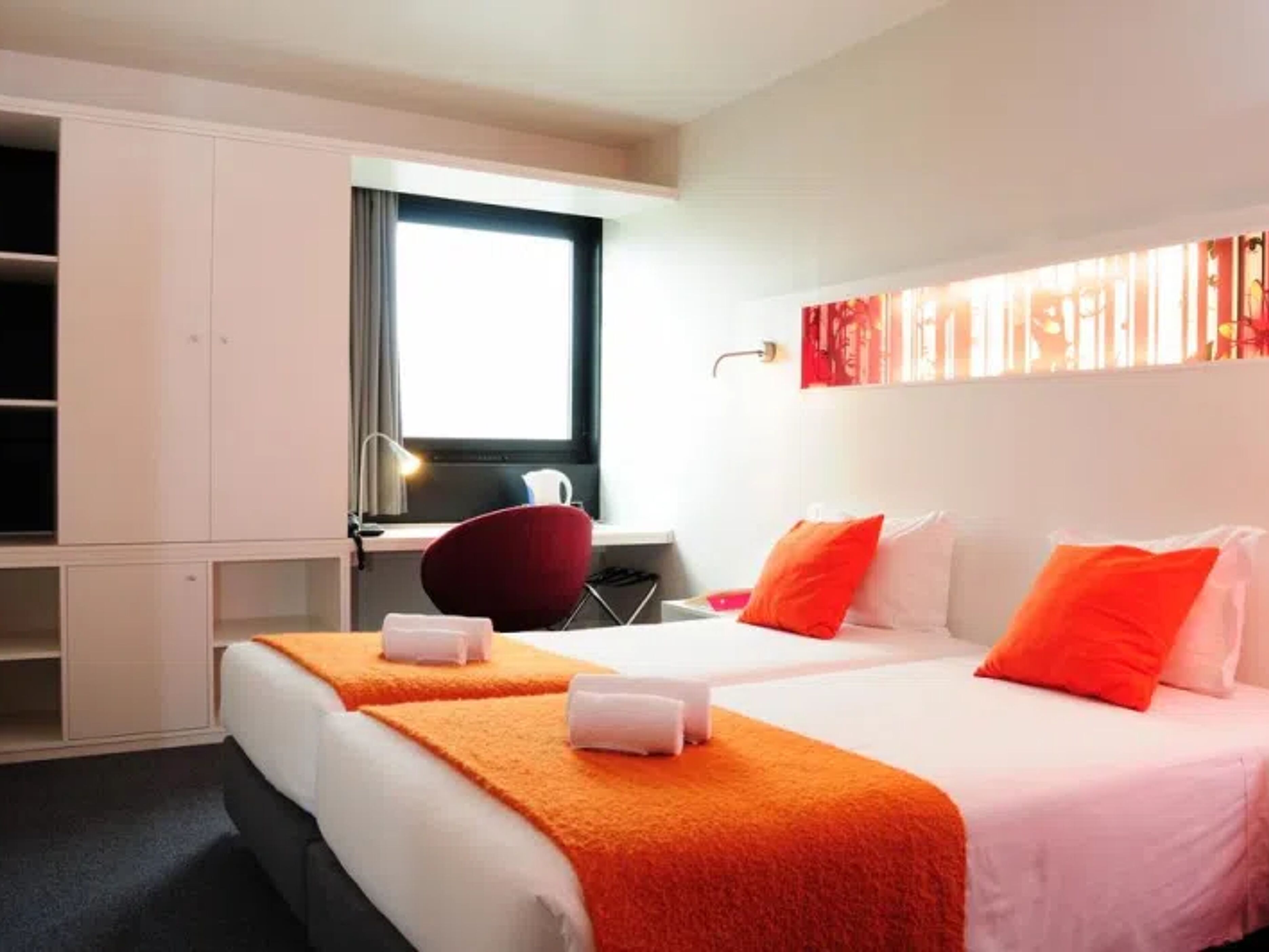 Star Inn Porto - Low Cost Design Hotel