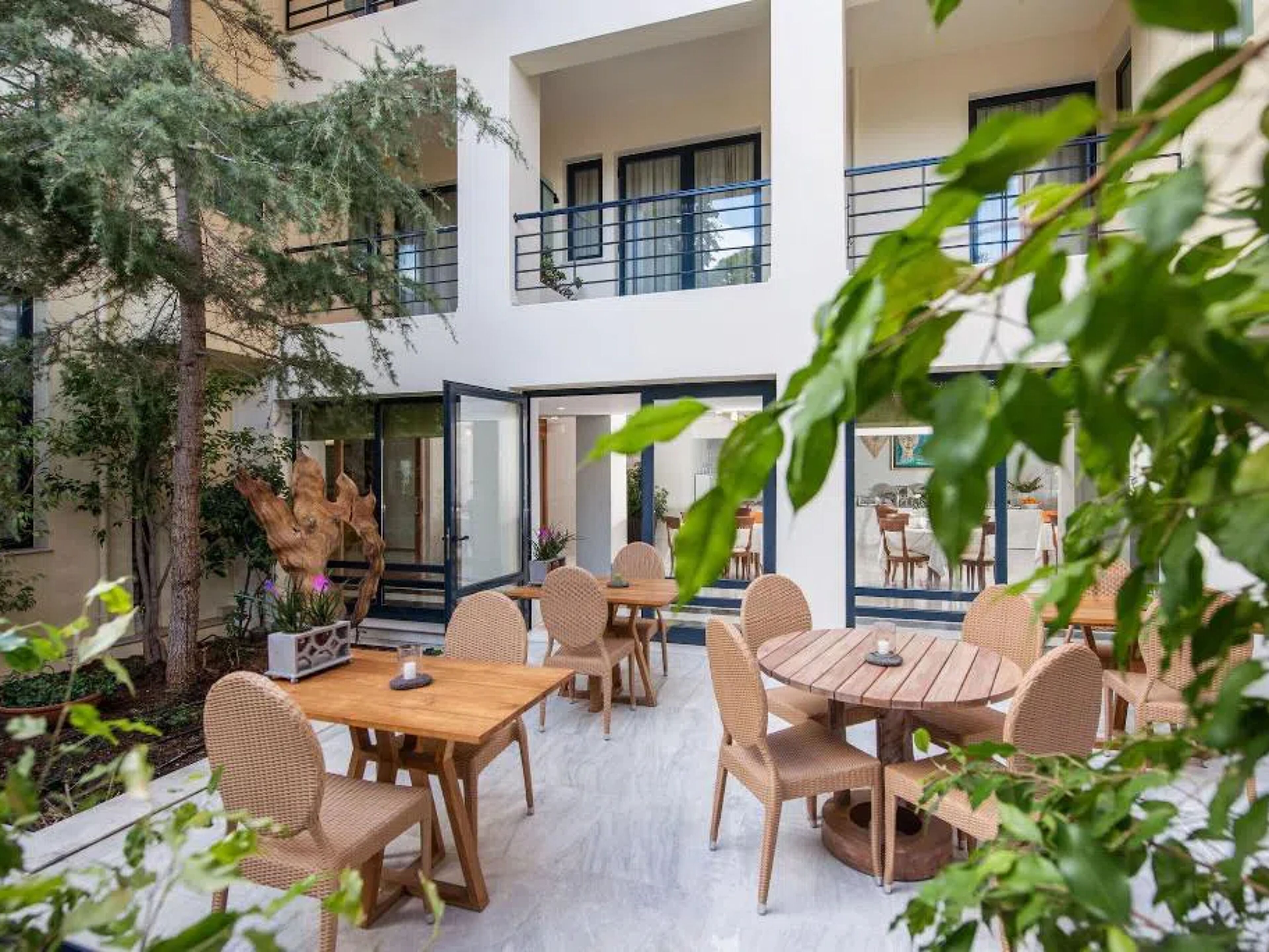 Avra City Hotel