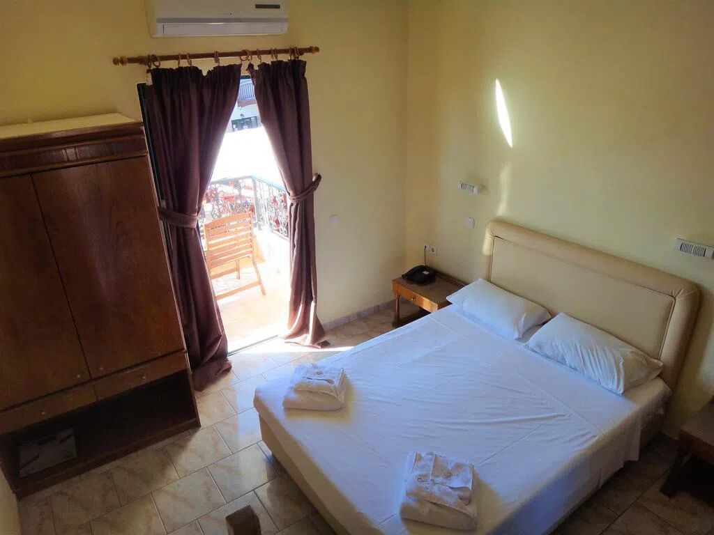 diogenis-palace