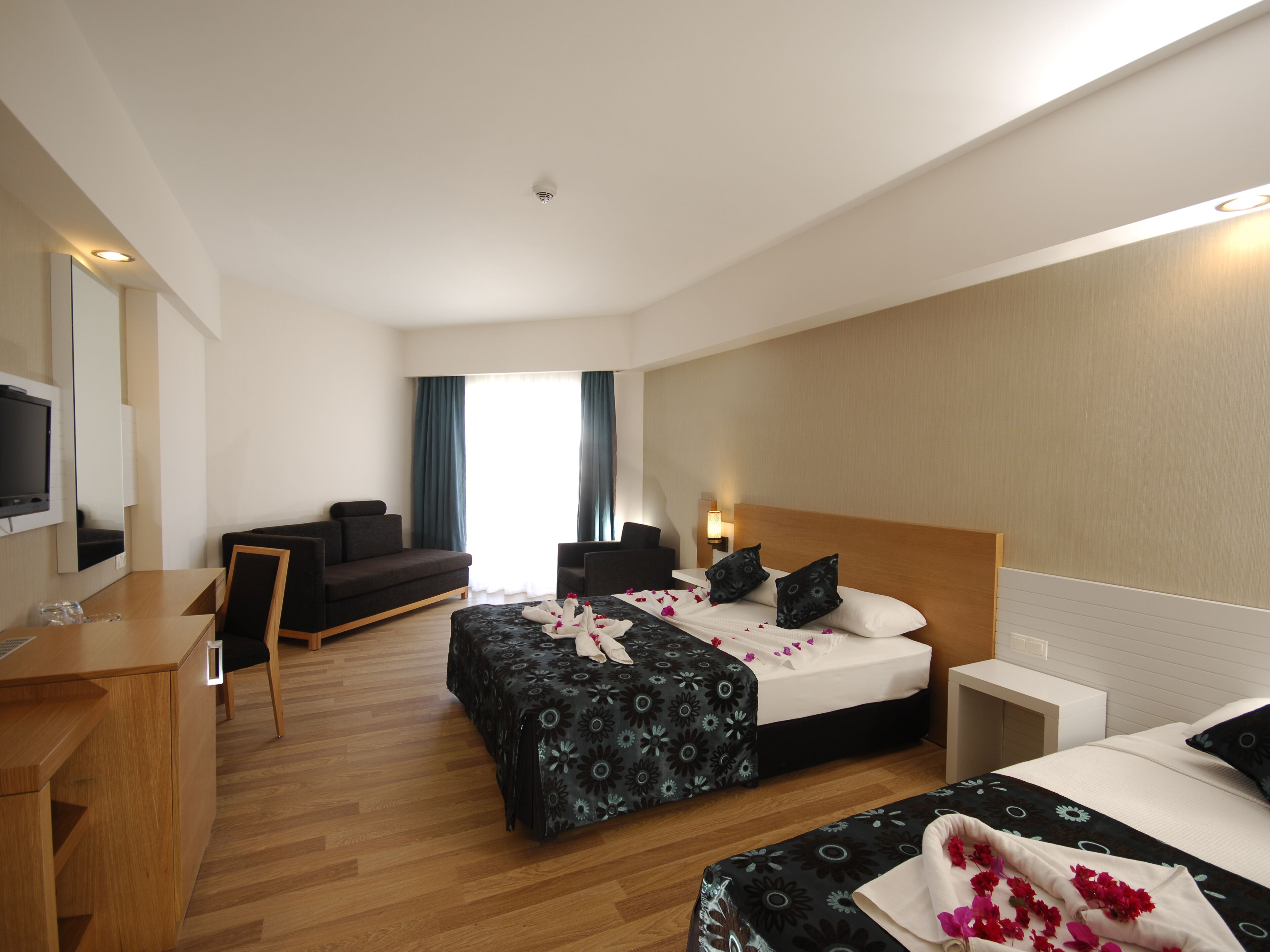 Side Aluna Hotel