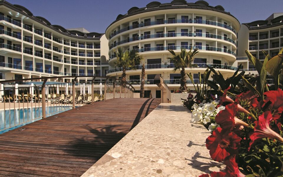 Commodore Elite Suites & Spa