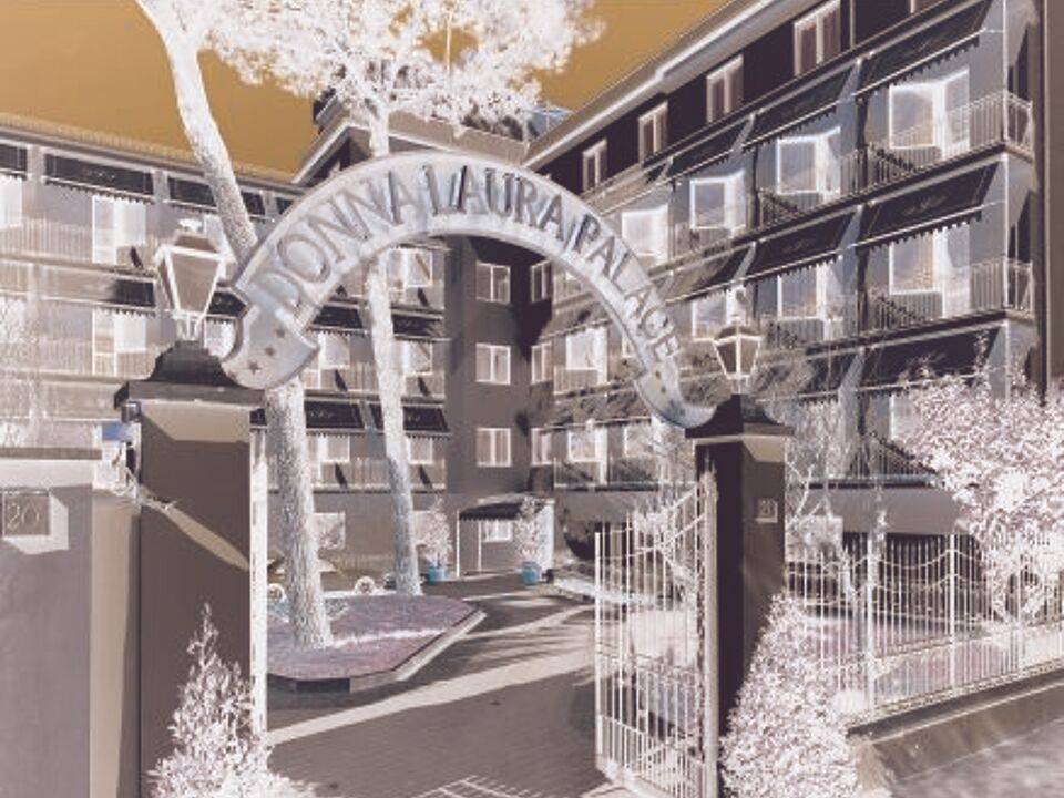 Hotel Donna Laura Palace