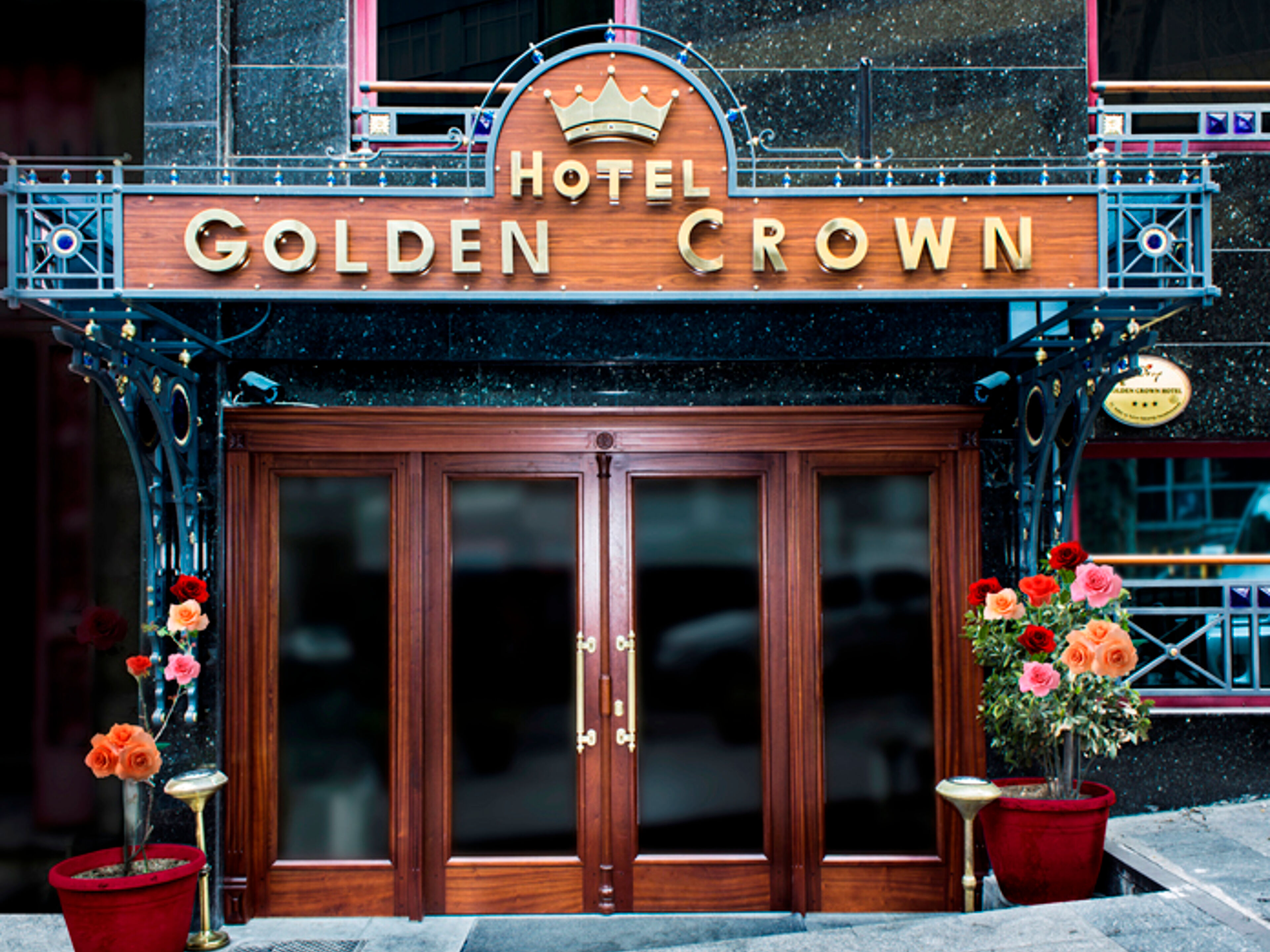 Golden Crown Hotel