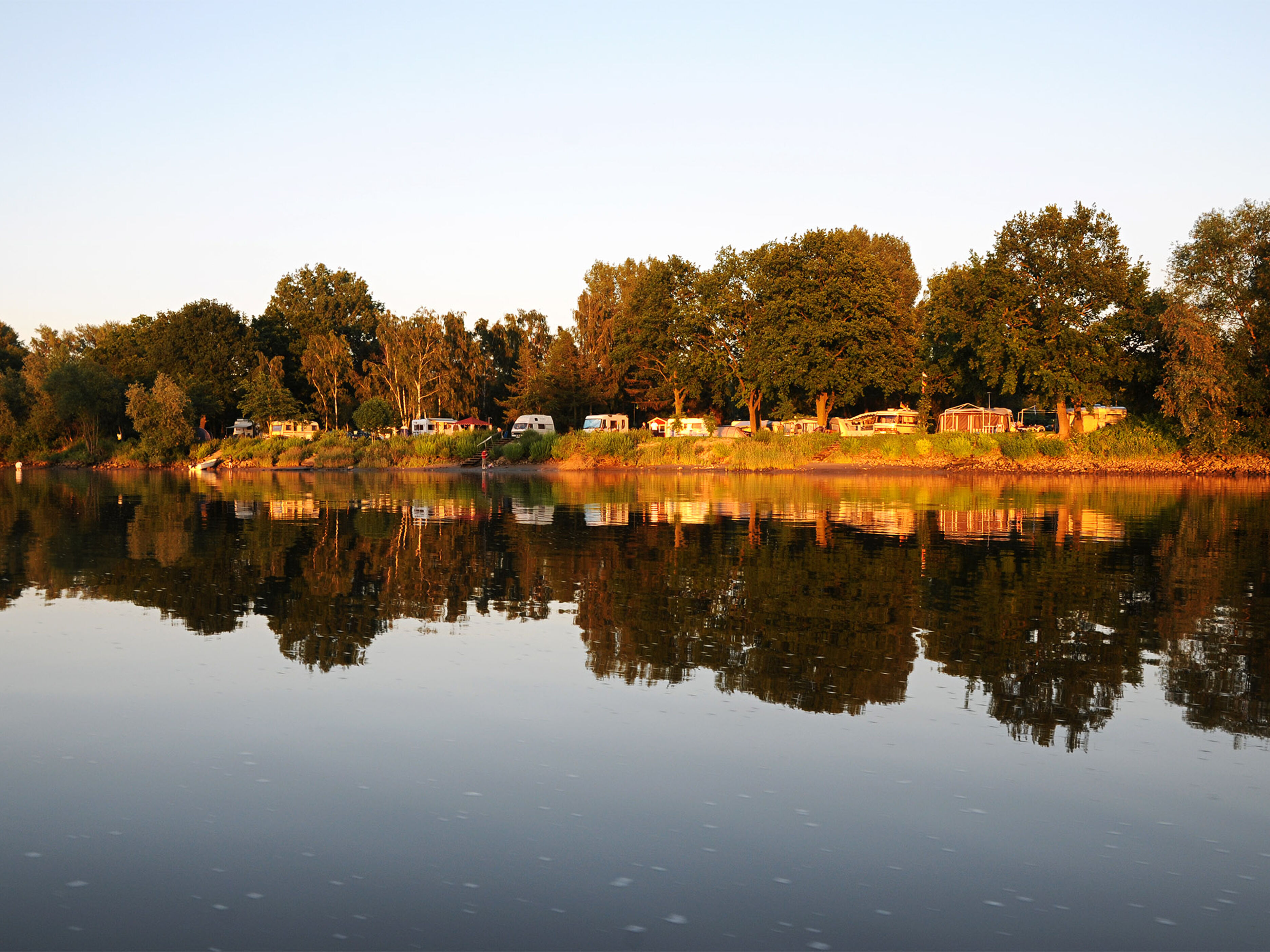 Land an der Elbe