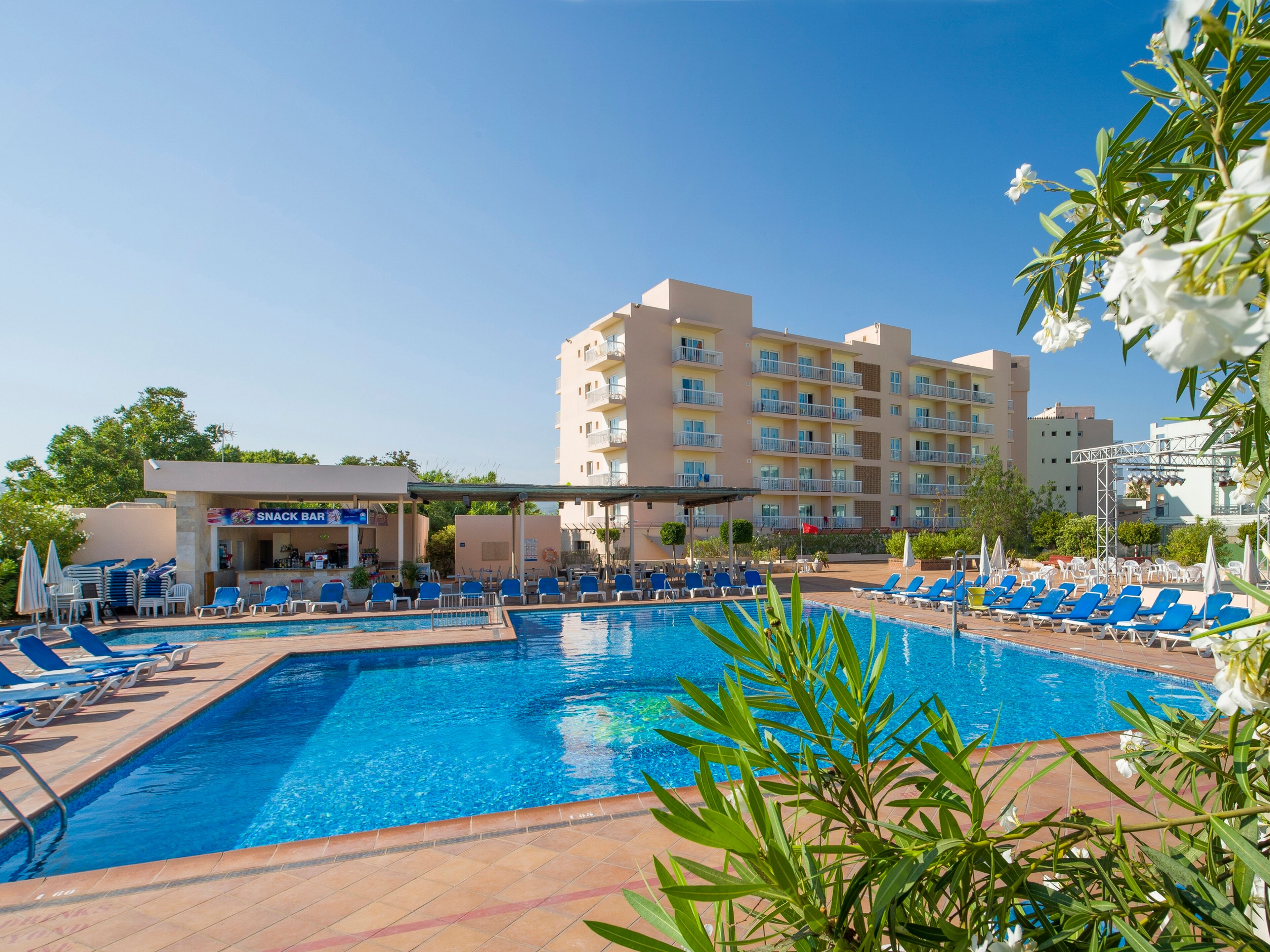 Invisa Hotel Es Pla