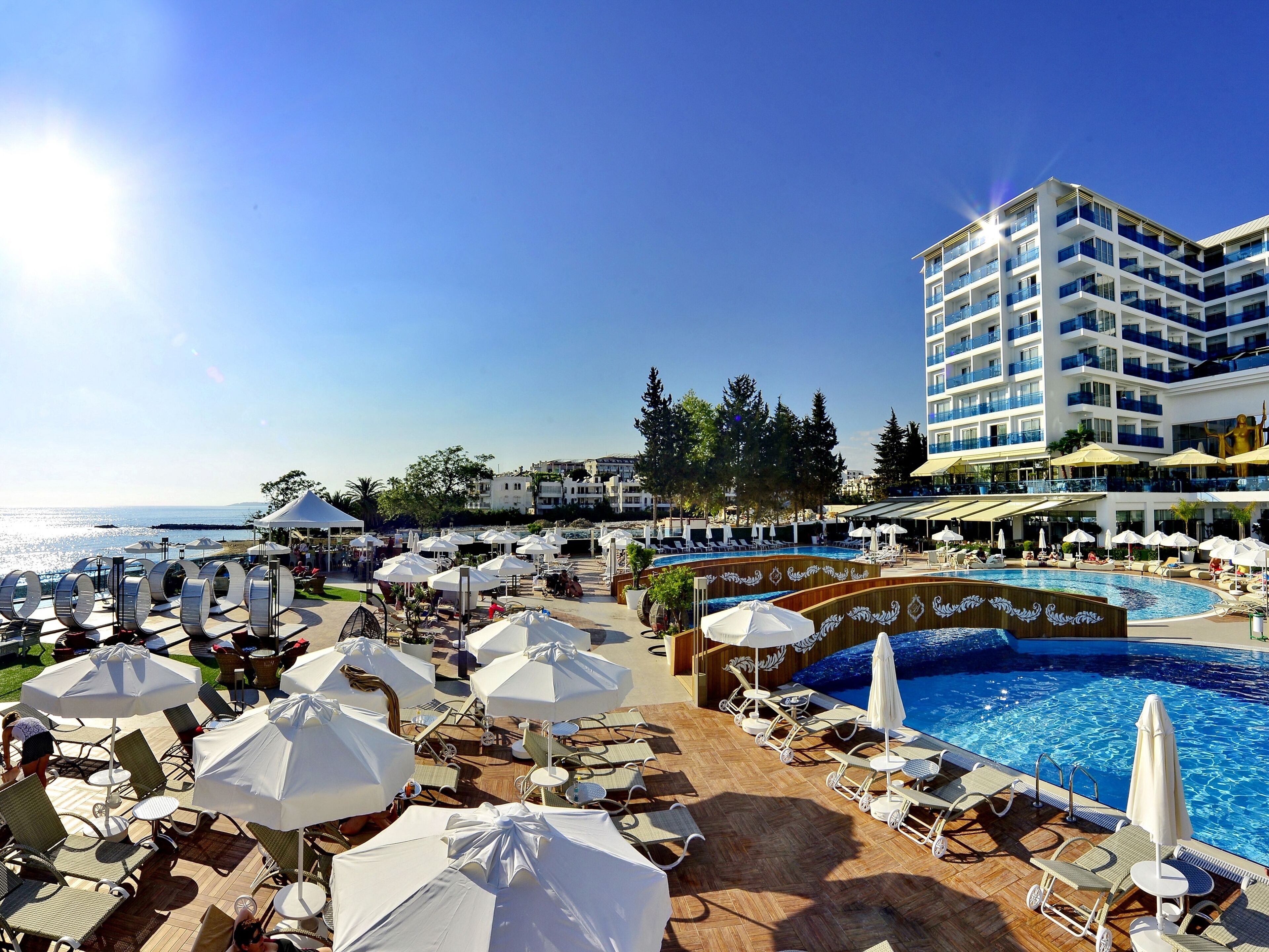Azura Deluxe Resort & Spa