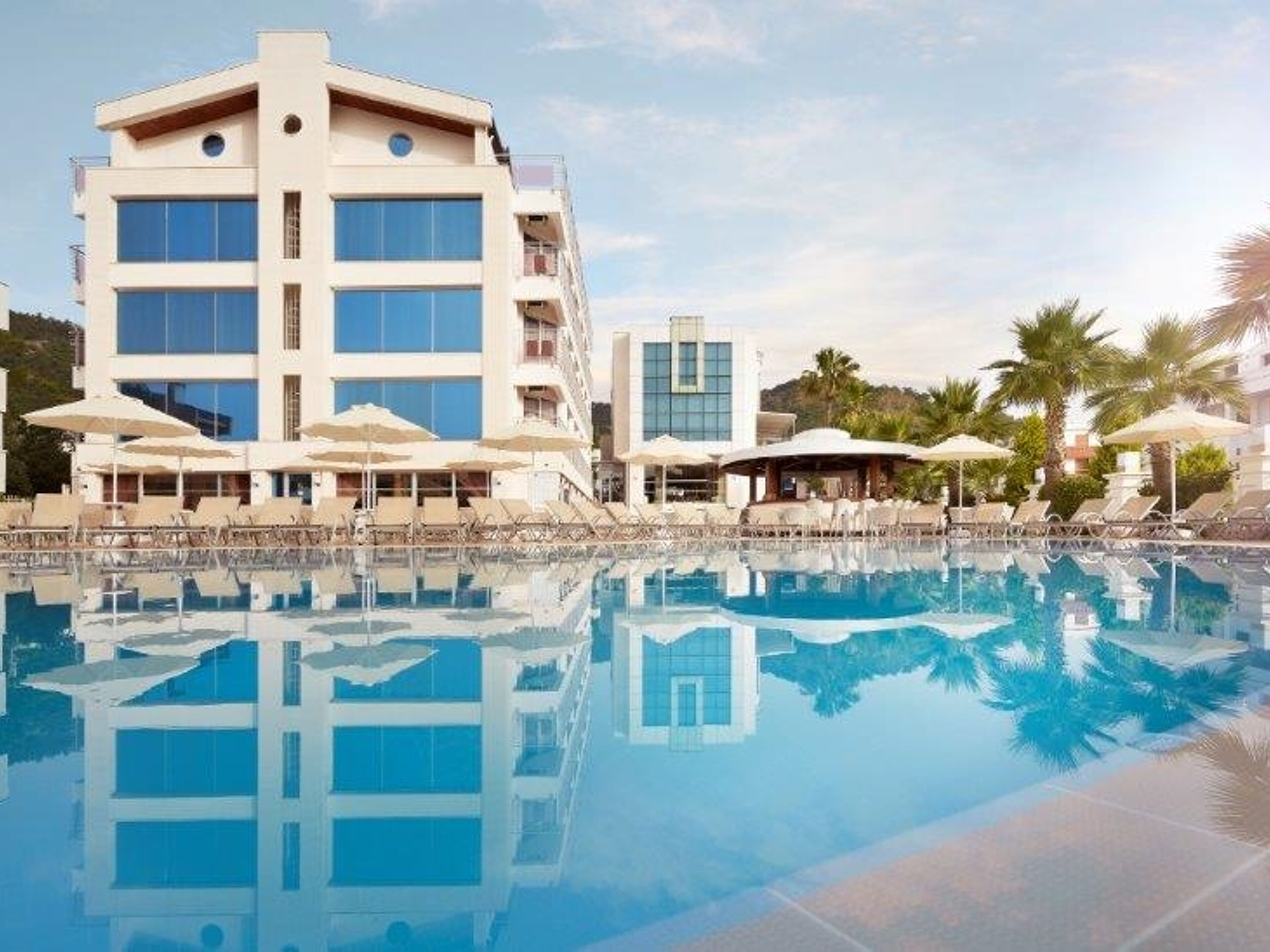 Ideal Pearl Hotel
