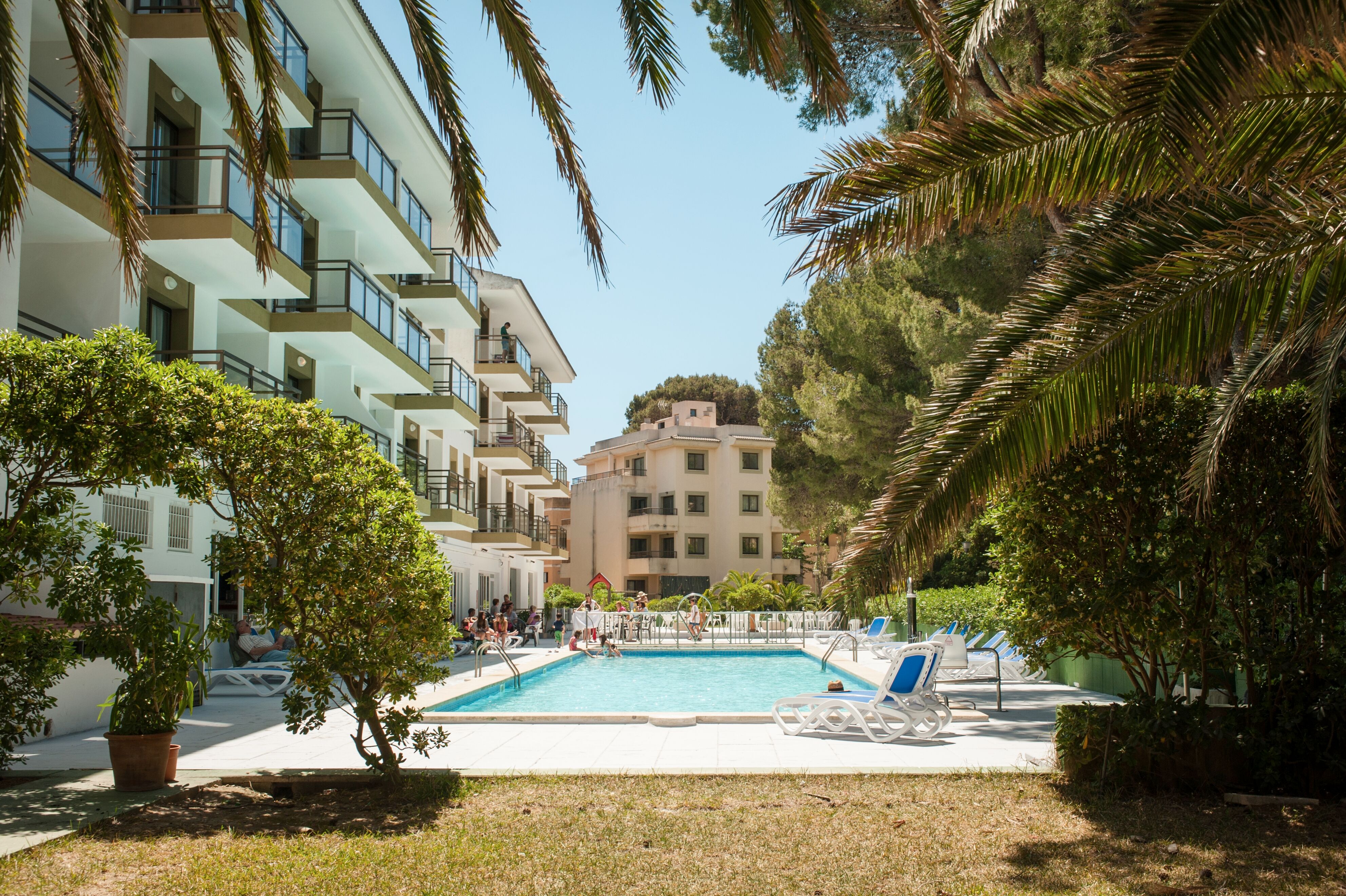 guya-wave-hotel