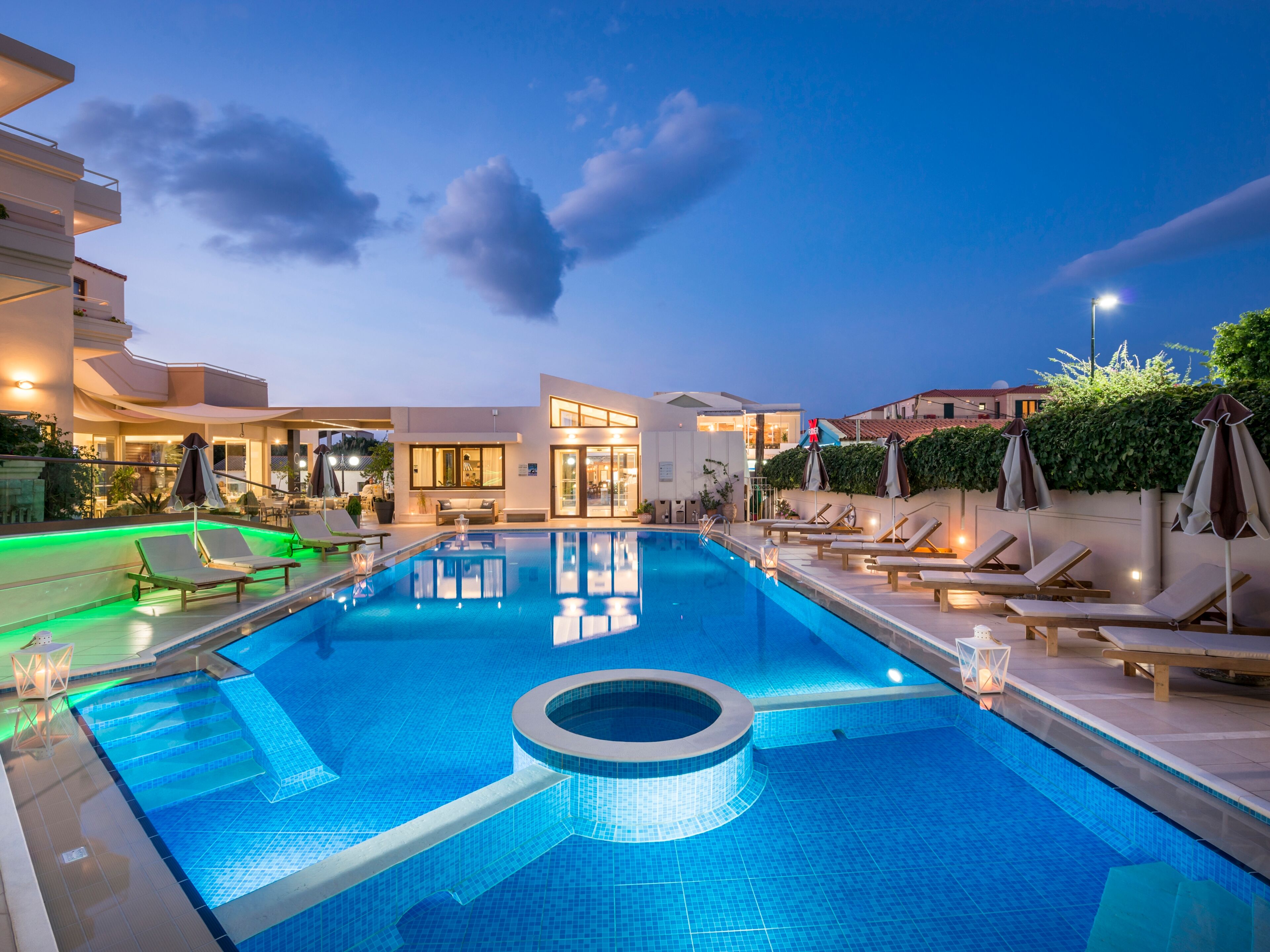 Oscar Suites & Village