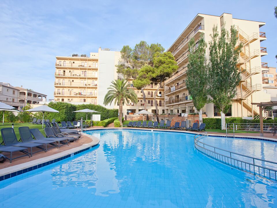 AYA Seahotel