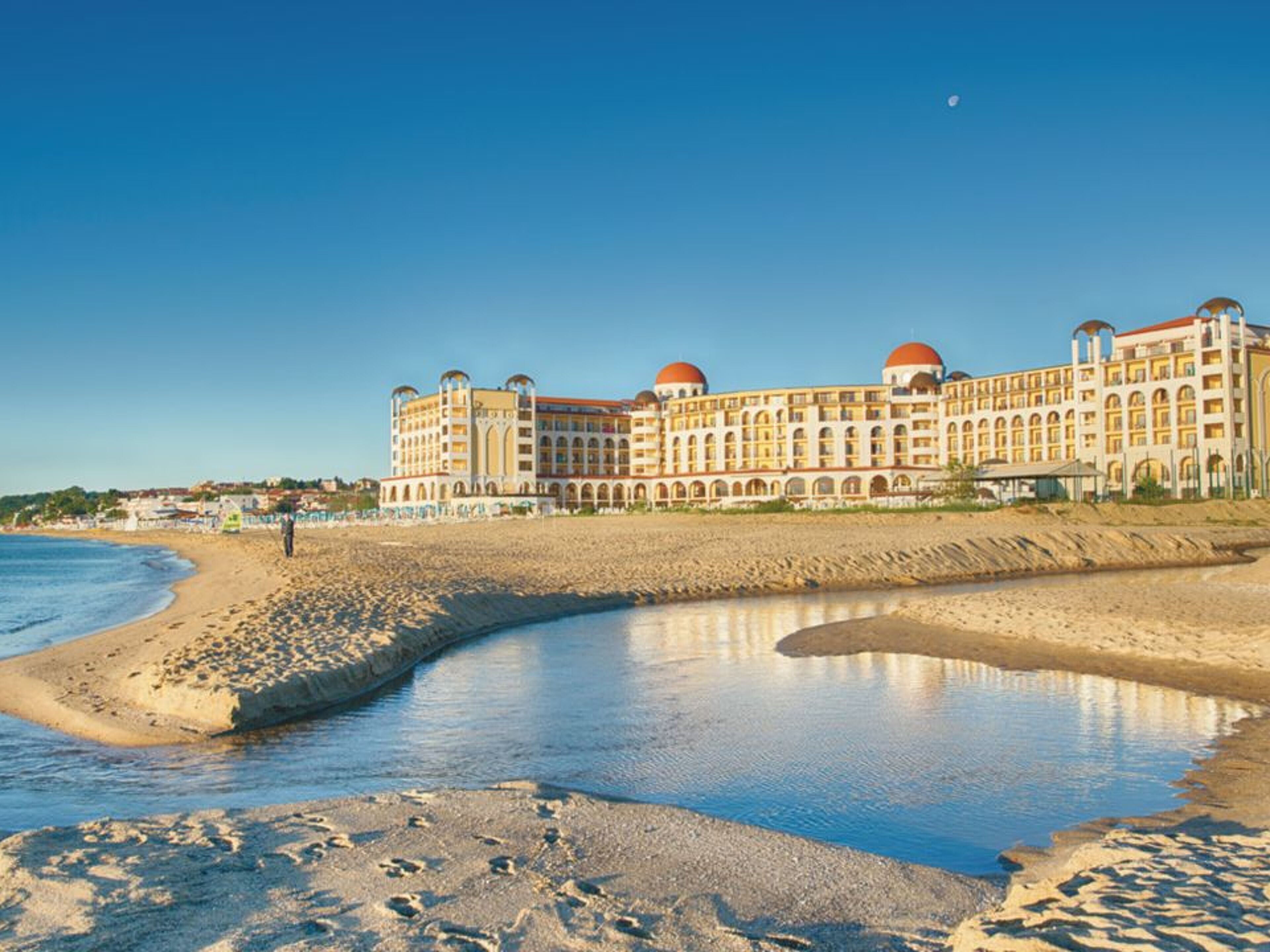 Alua Helios Bay