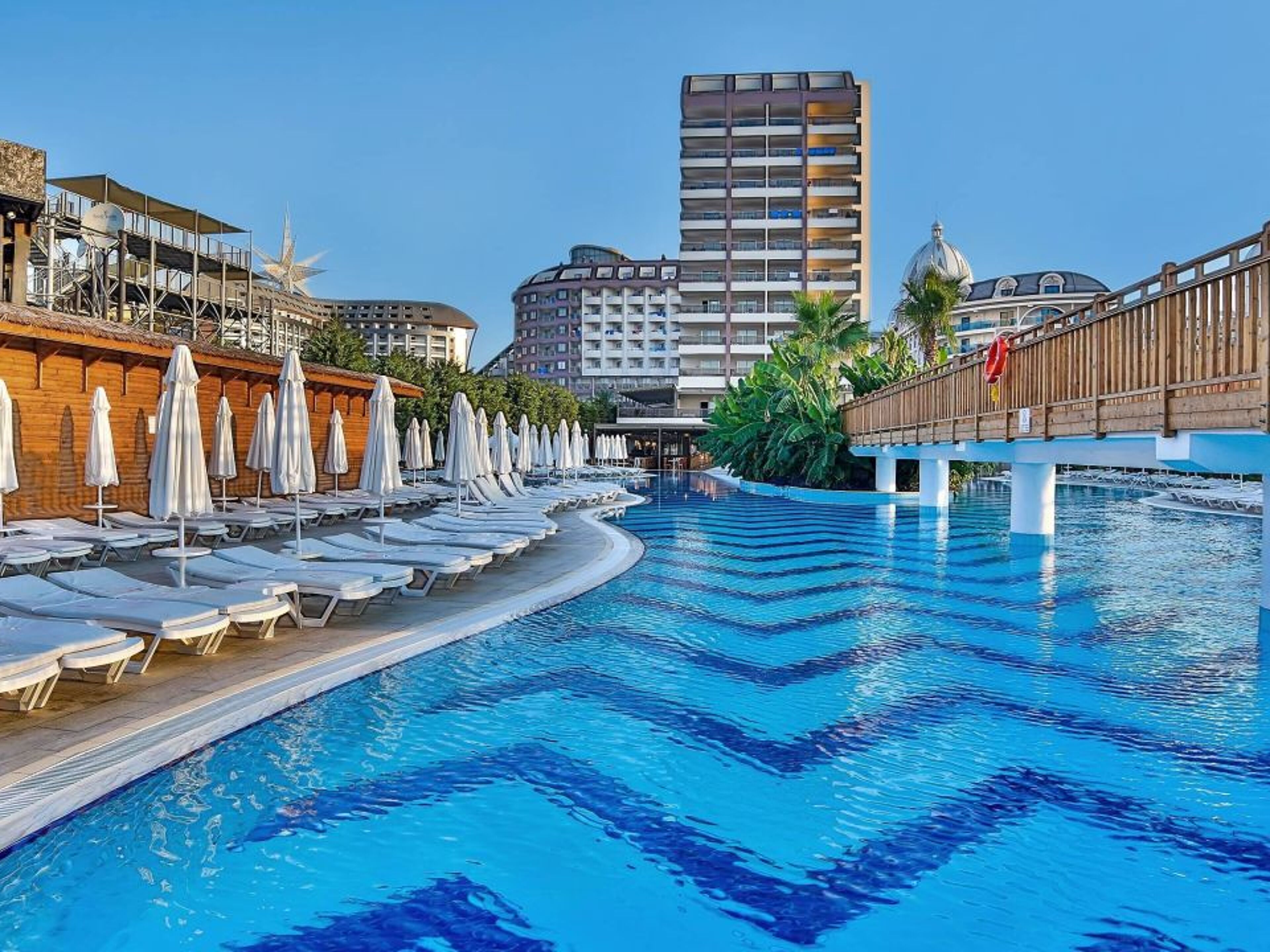 Saturn Palace Resort