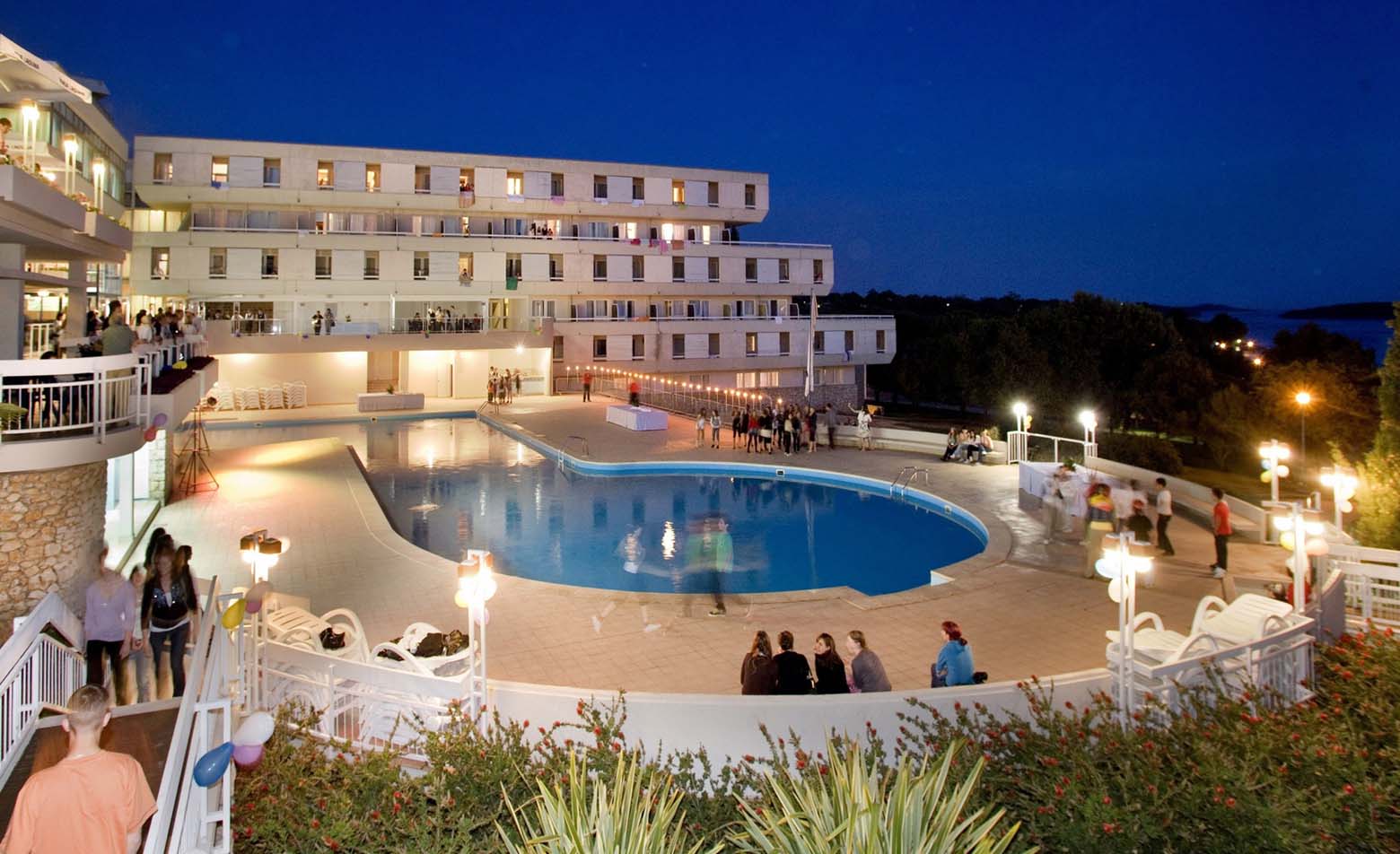 hotel-delfin-plava-laguna