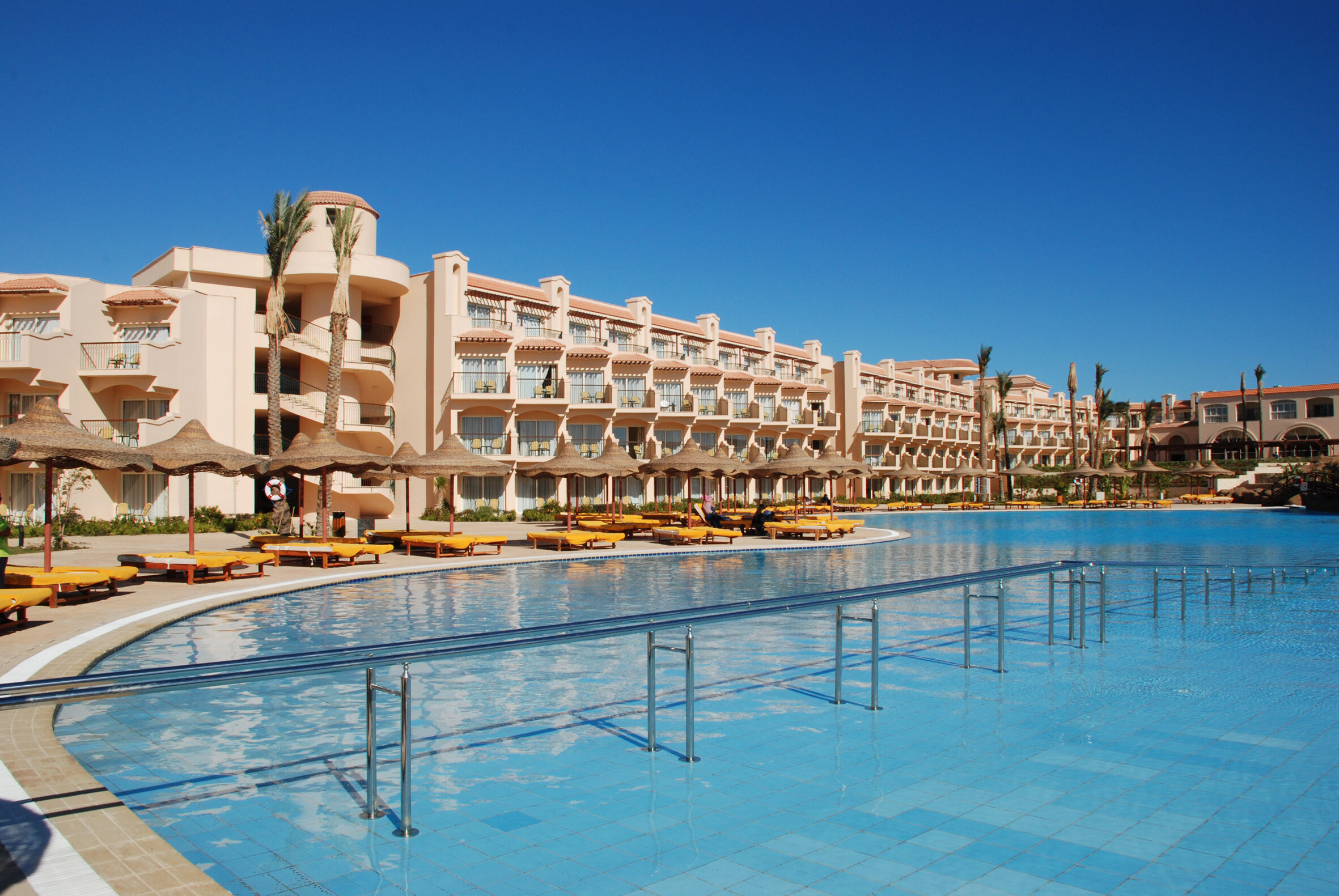 pyramisa-beach-resort-sahl-hasheesh