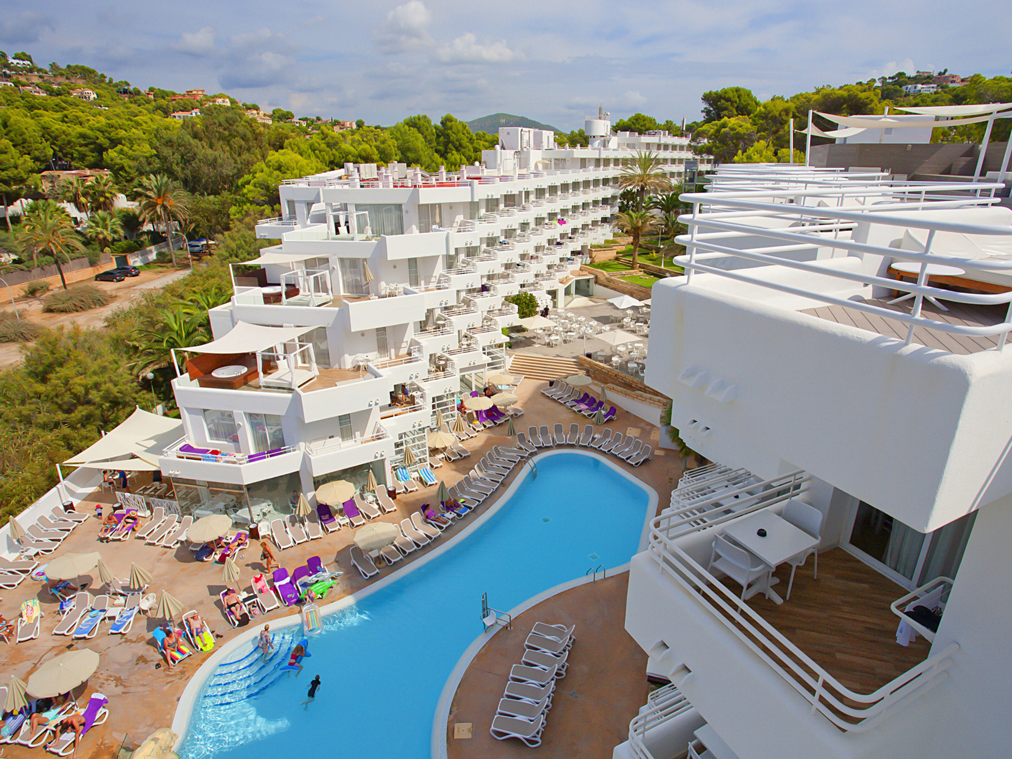 FERGUS Style Cala Blanca Suites