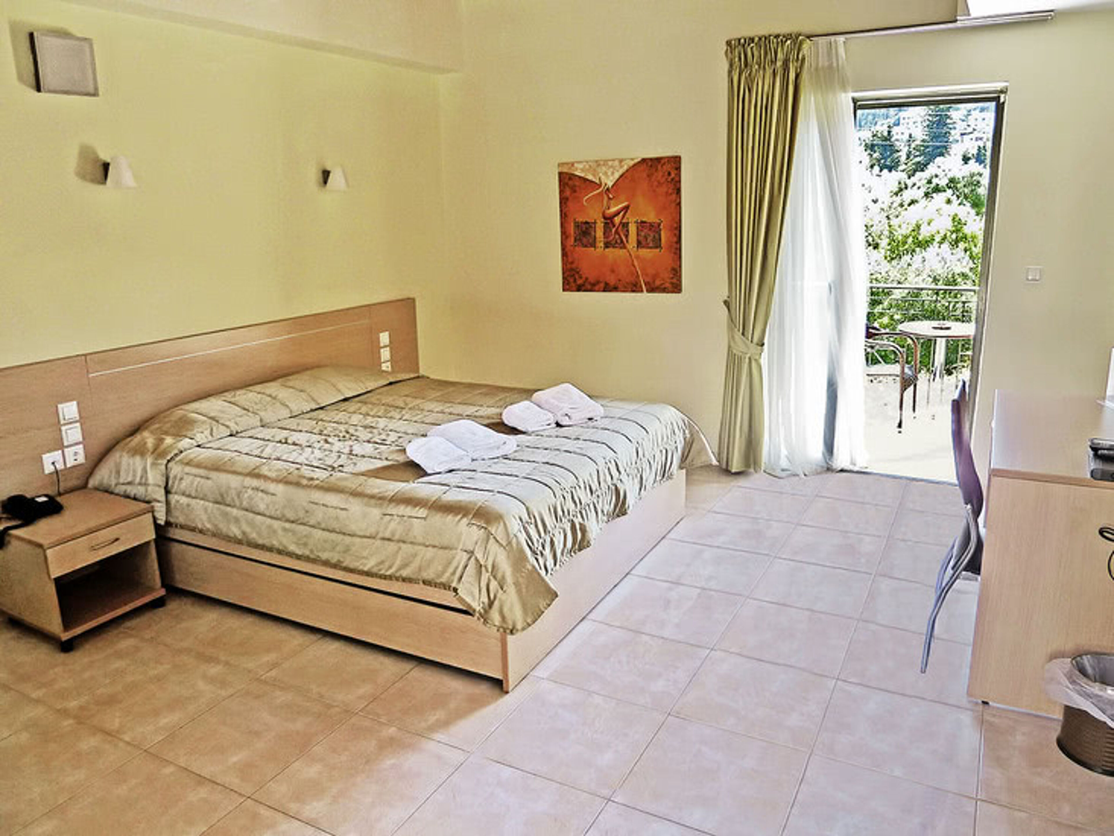 Eleana Hotel