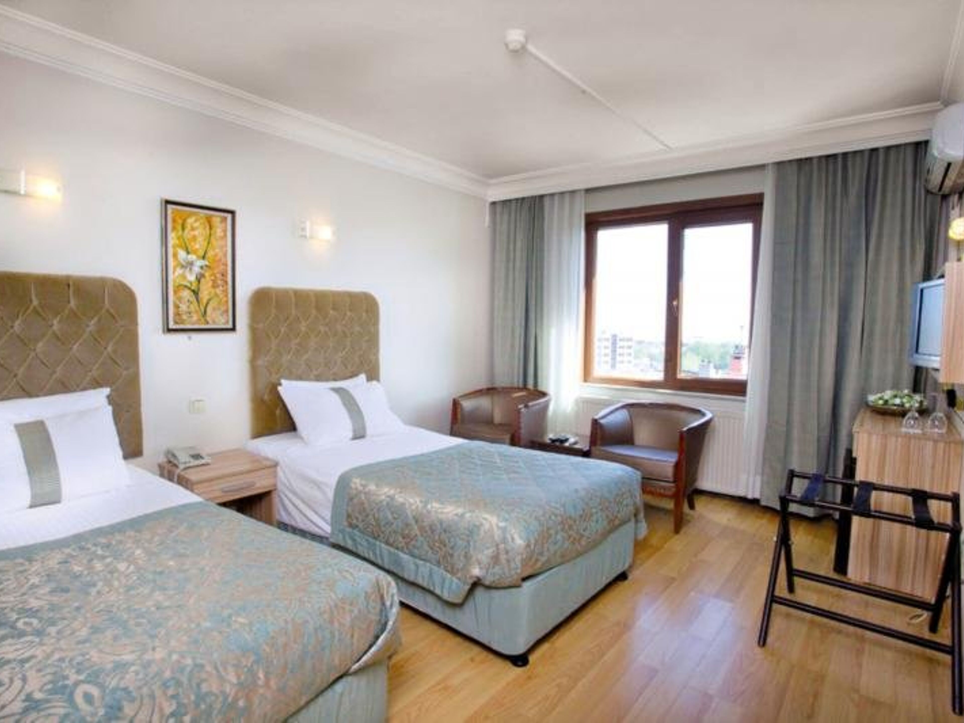 Grand Ant Hotel