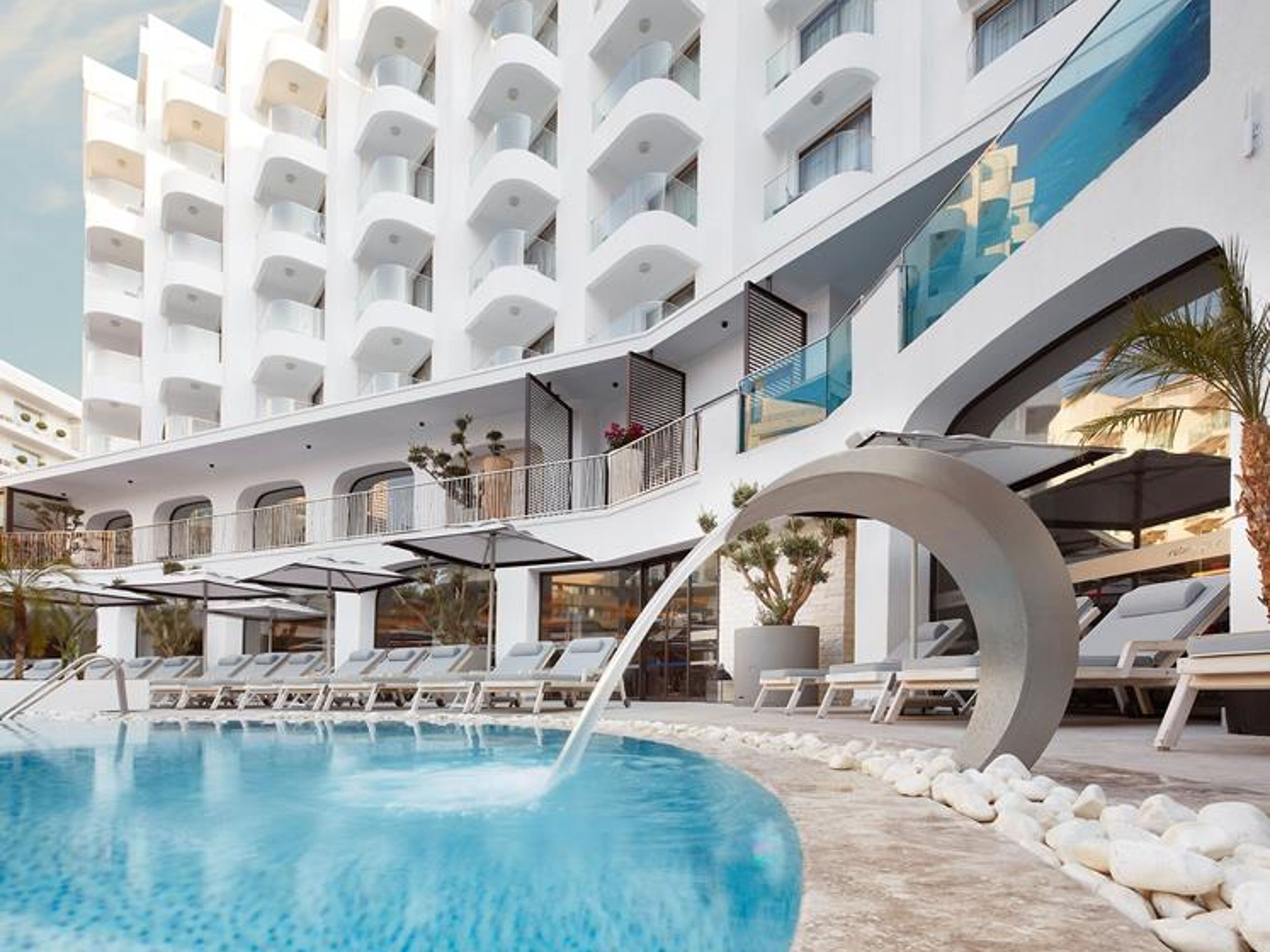 Lalila Blue Suites