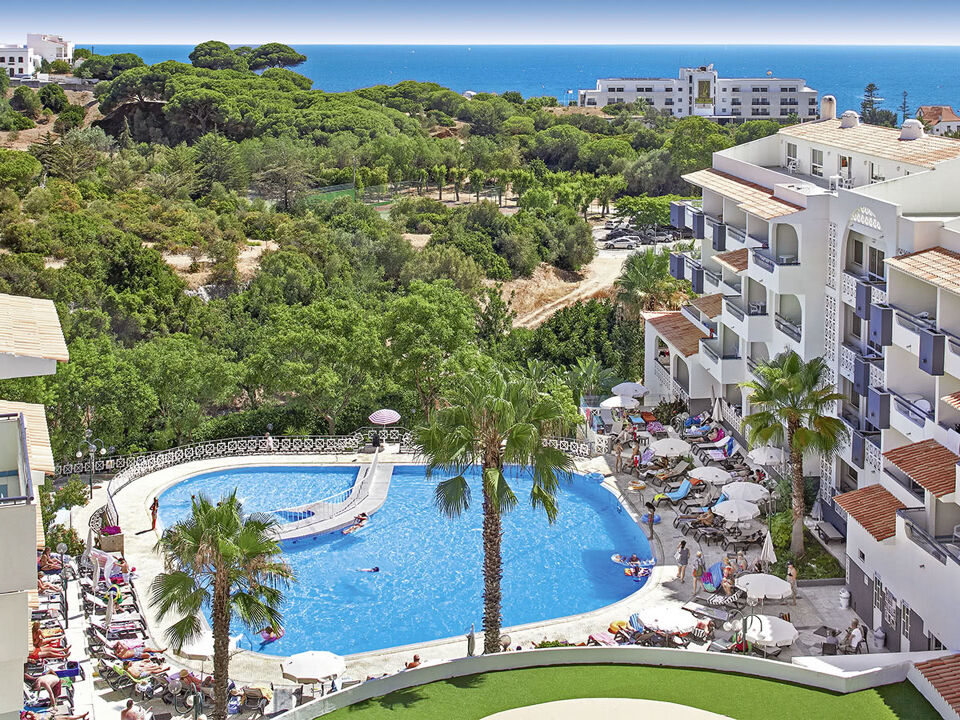 Luna Miramar Club