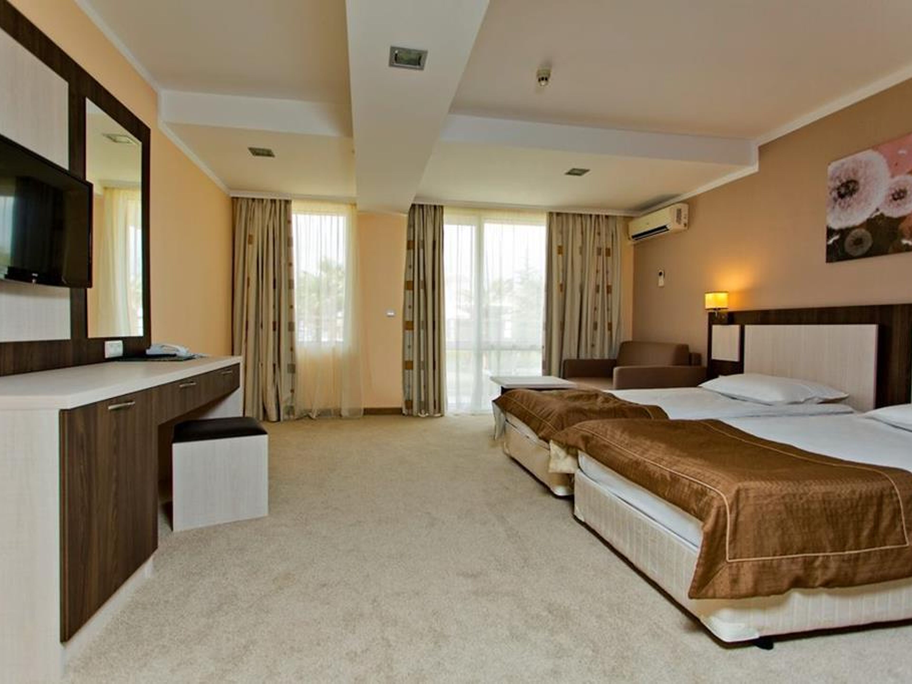 DIT Evrika Beach Club Hotel