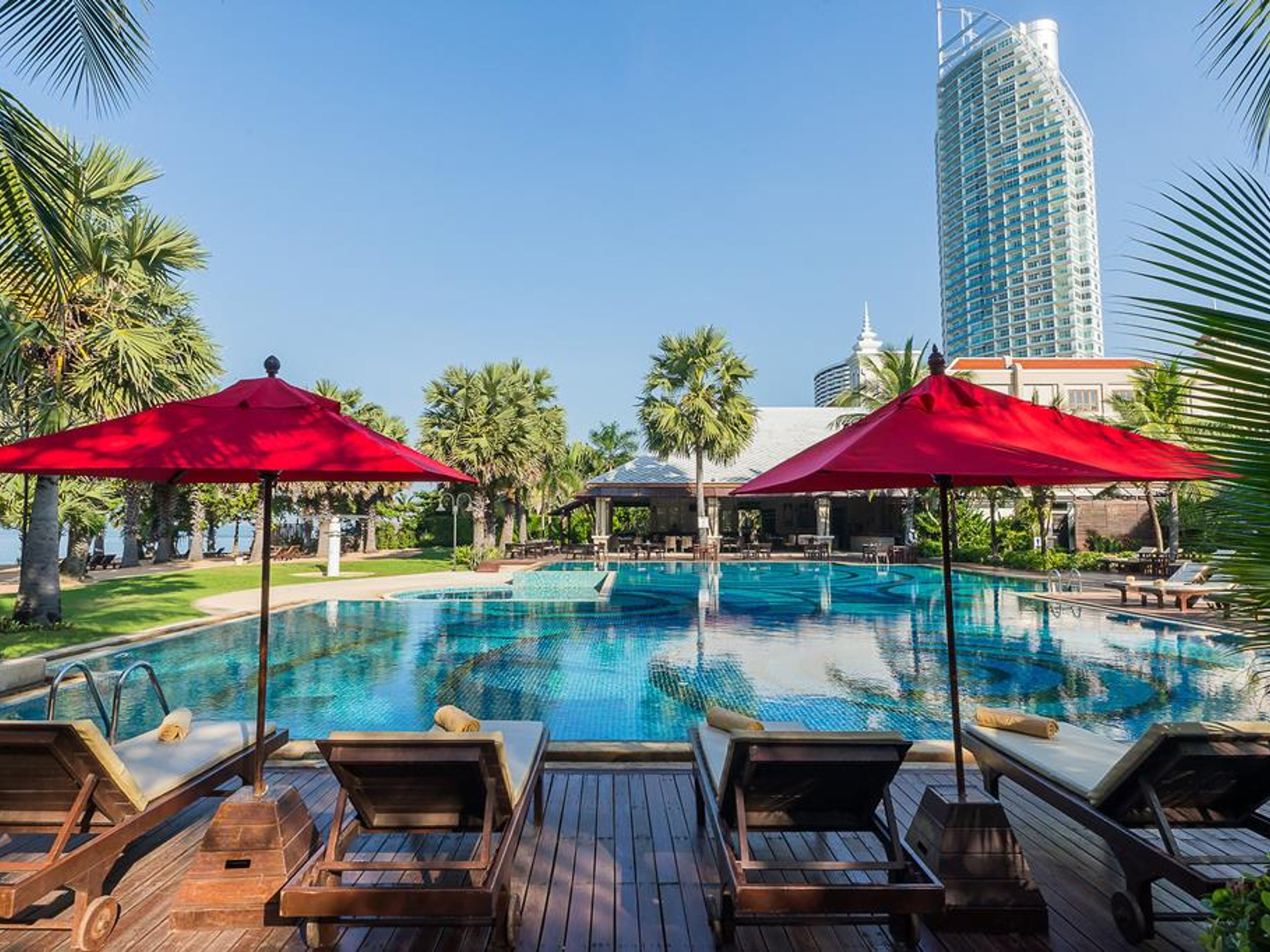 Ravindra Beach Resort & Spa
