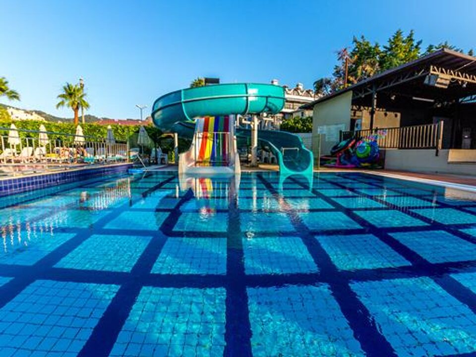 Julian Club Hotel