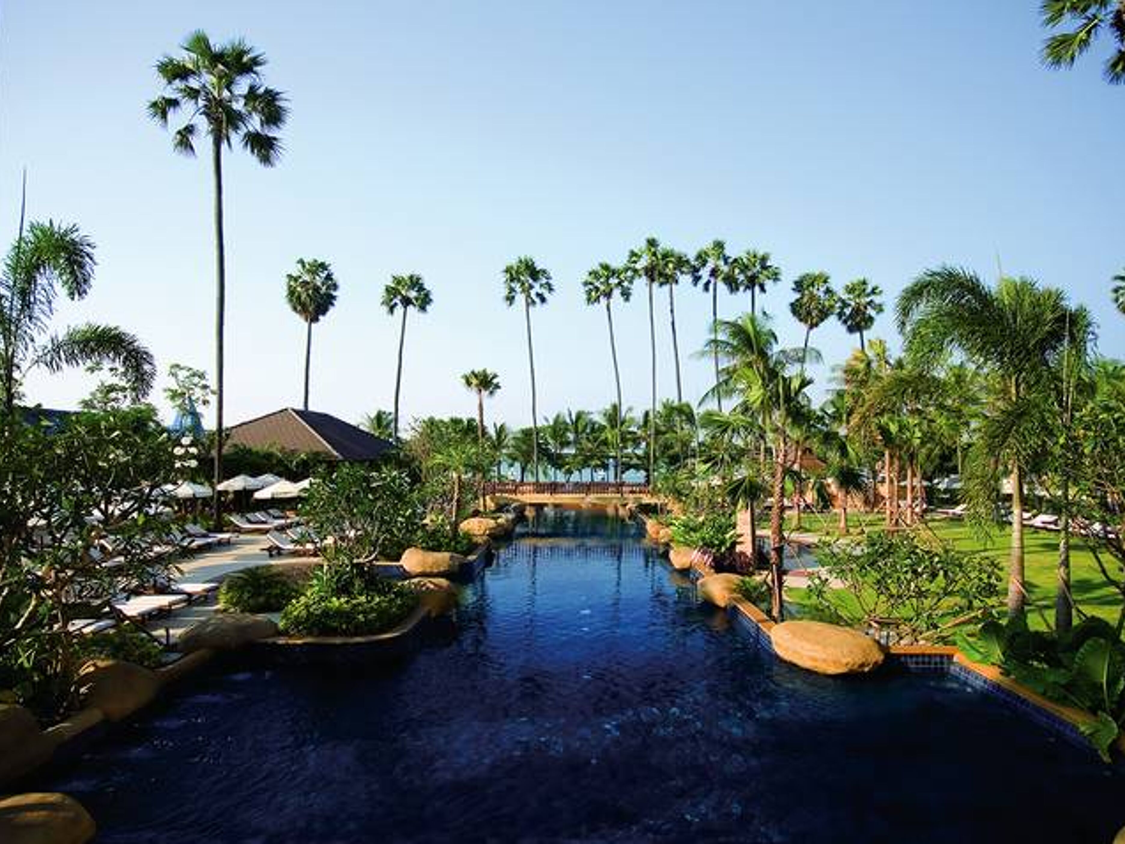 Jomtien Palm Beach Hotel & Resort