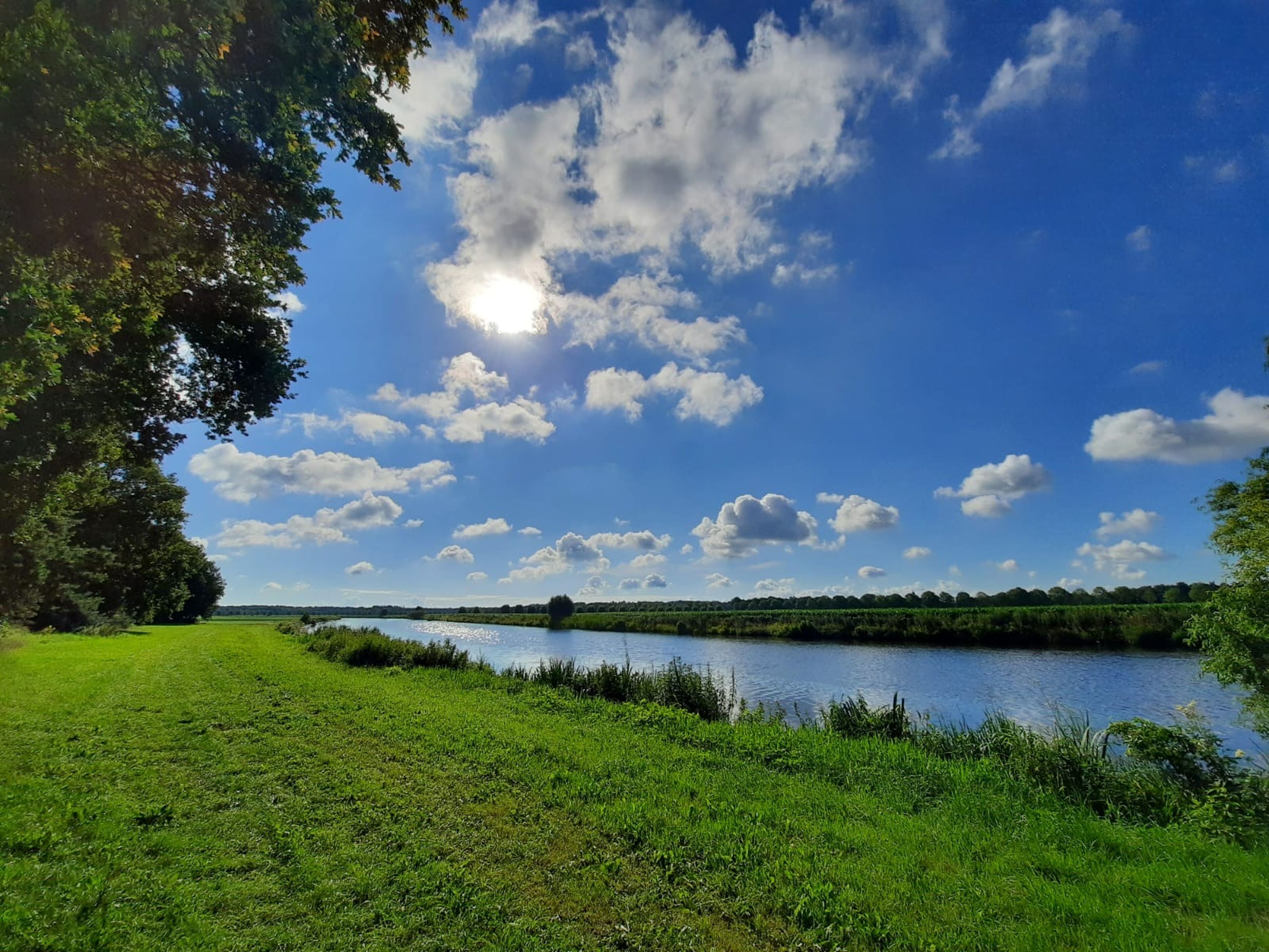 Huisje aan de vecht
