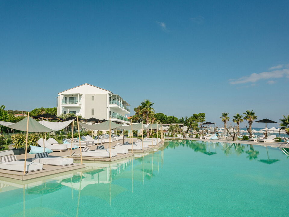 Blue Carpet Luxury Suites