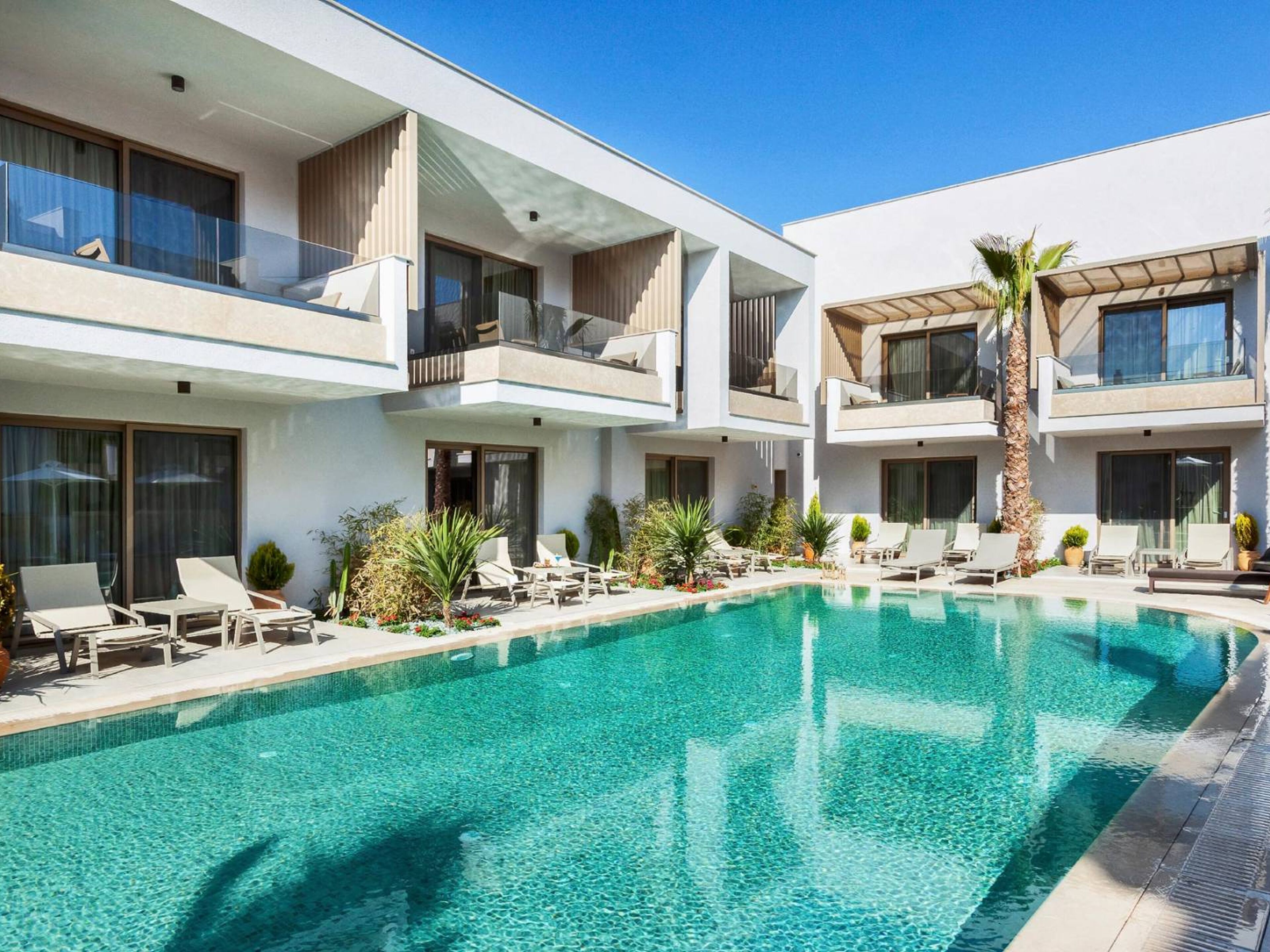 Pefki Deluxe Residences