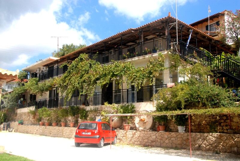 hotel-tsi-limni