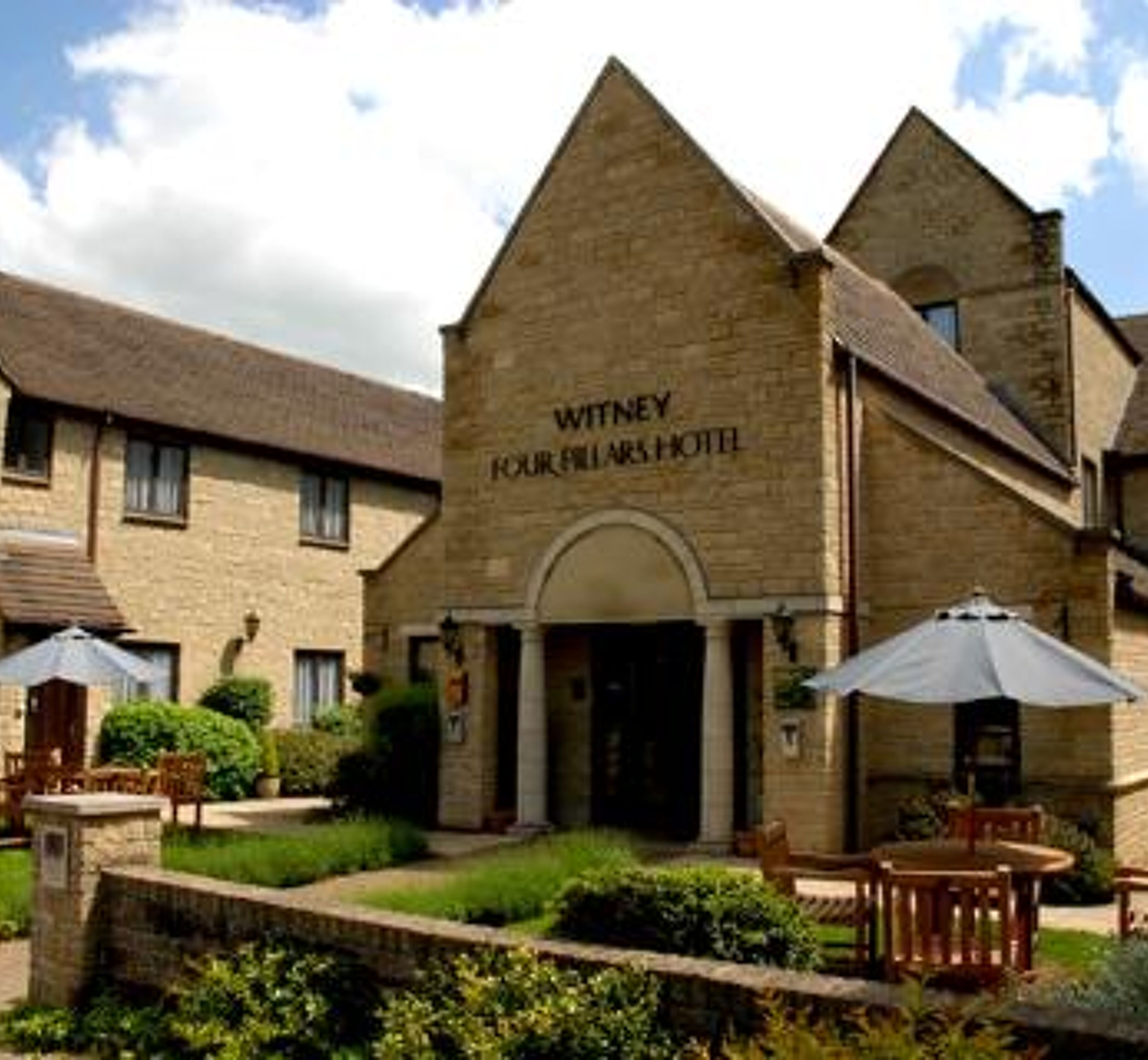 Witney Four Pillars