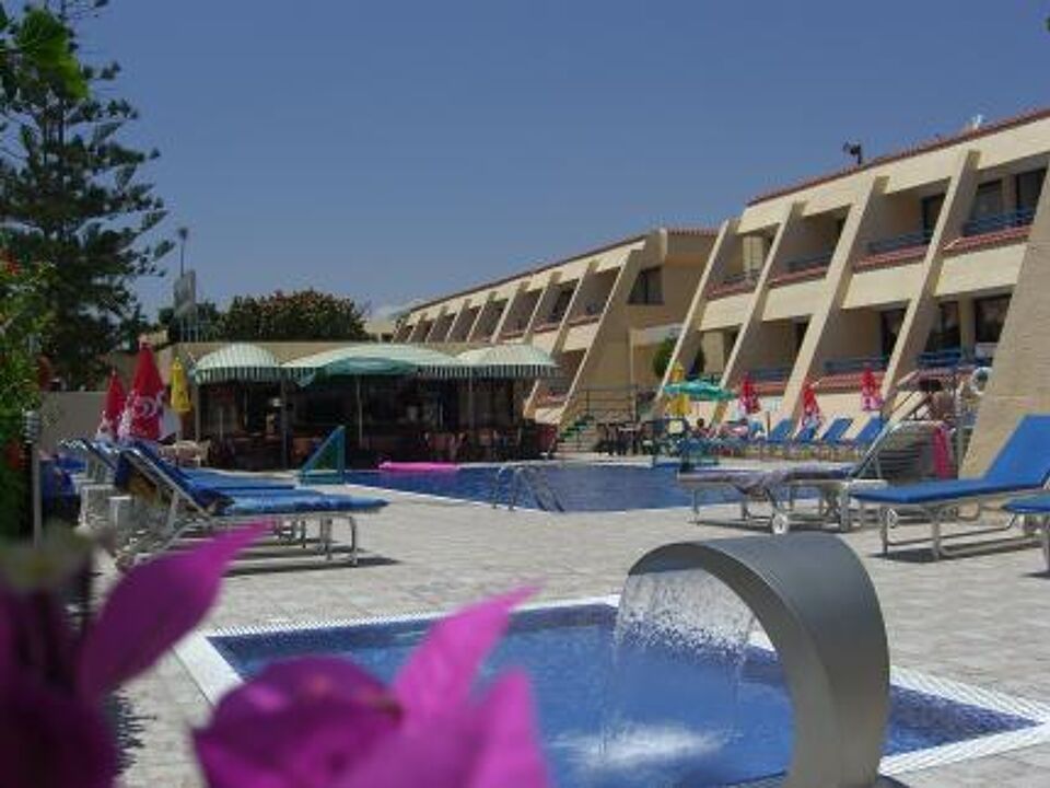 Napa Prince Hotel & Appartementen