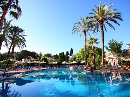valentin-reina-paguera-hotel