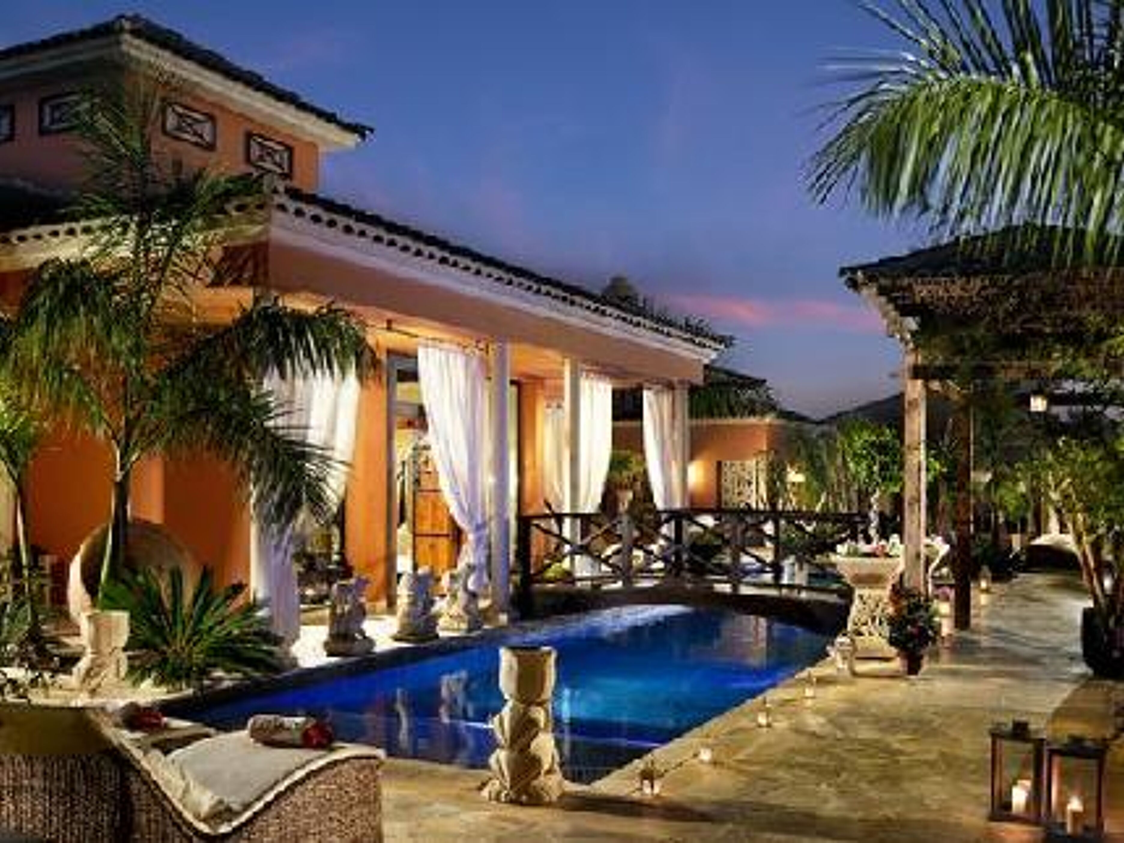 Royal Garden Villa's