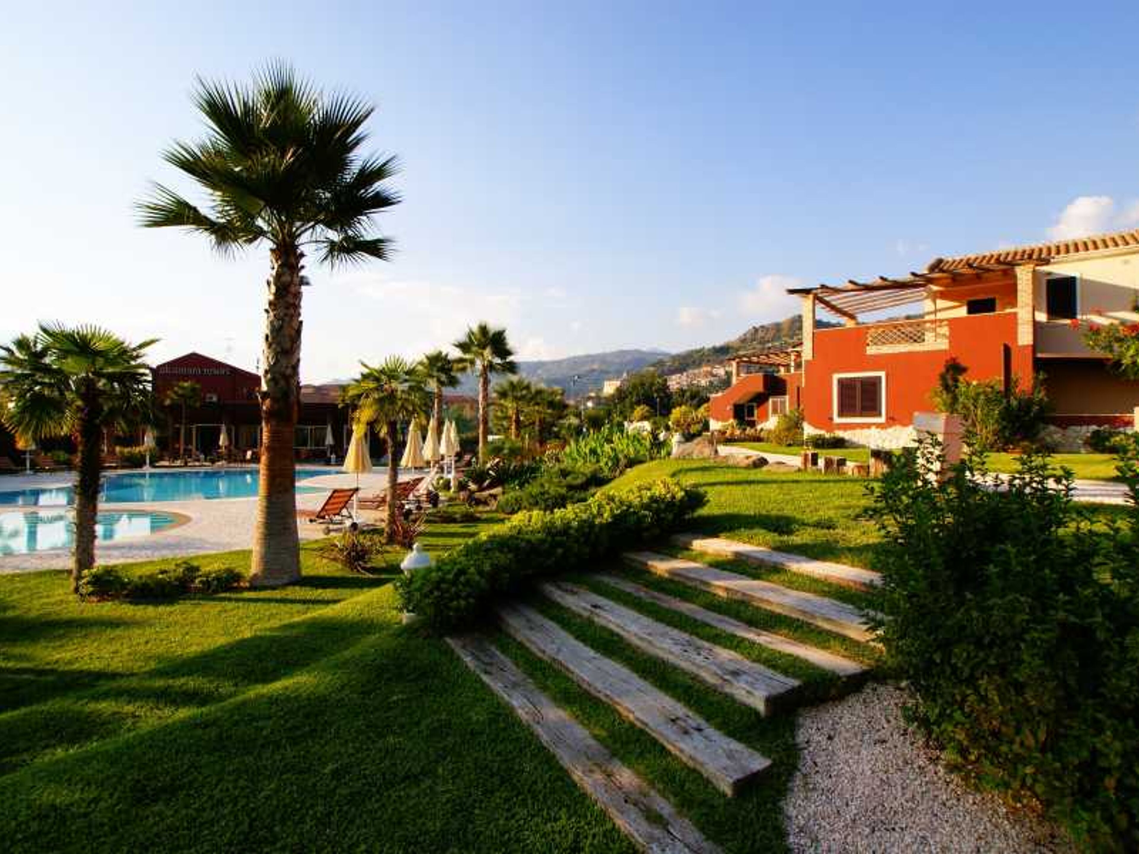 Alcantara Resort
