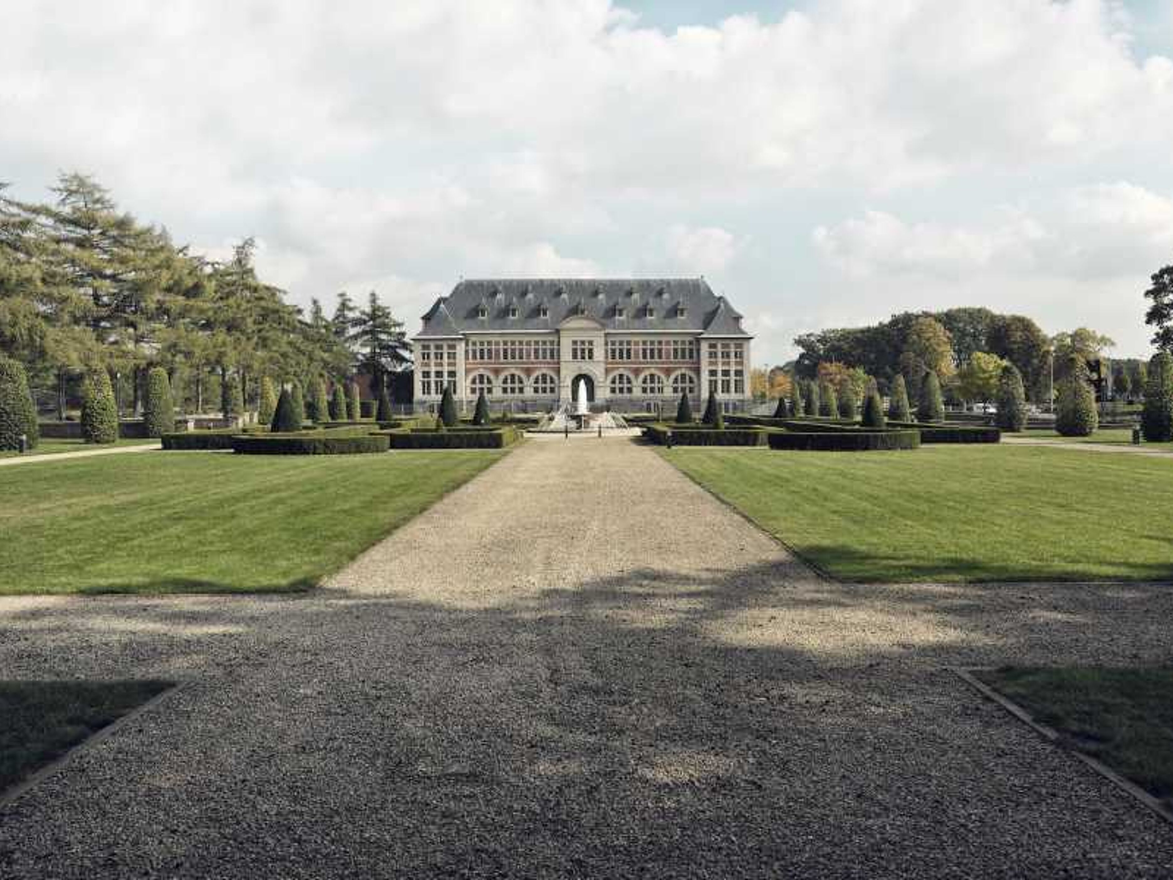 Discovering Serenity and Comfort at La Butte aux Bois – A Review of Belgium’s Hidden Gem
